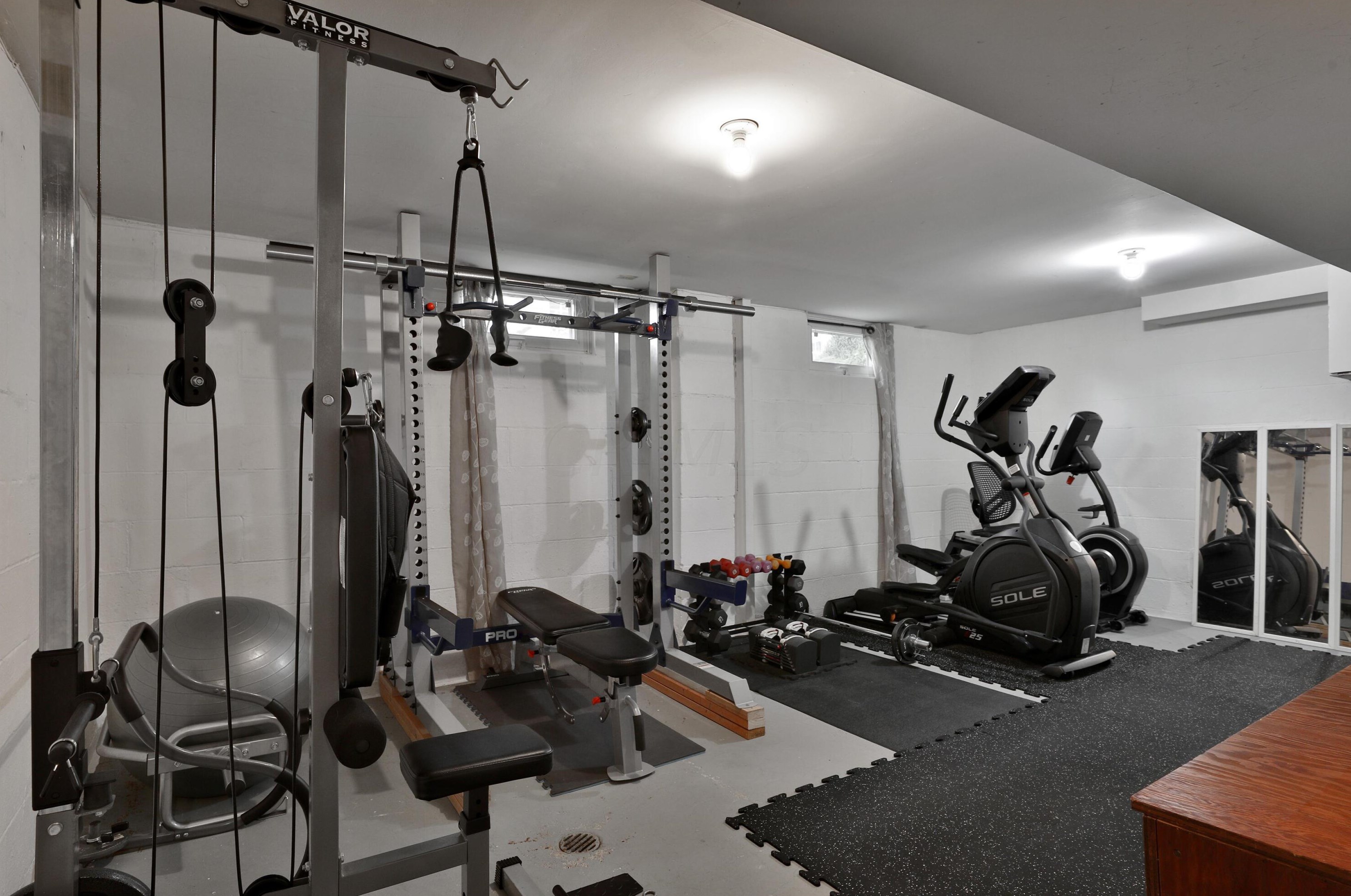 694 Hartford St, Columbus OH  43085-4122 exterior