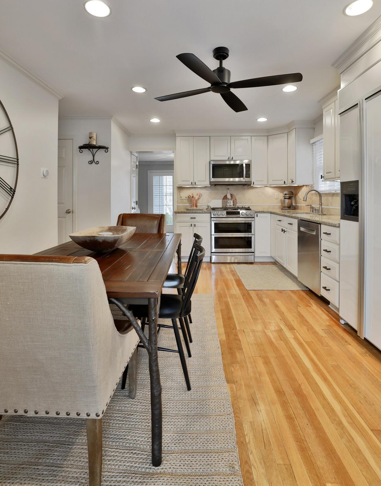 694 Hartford St, Columbus OH  43085-4122 exterior