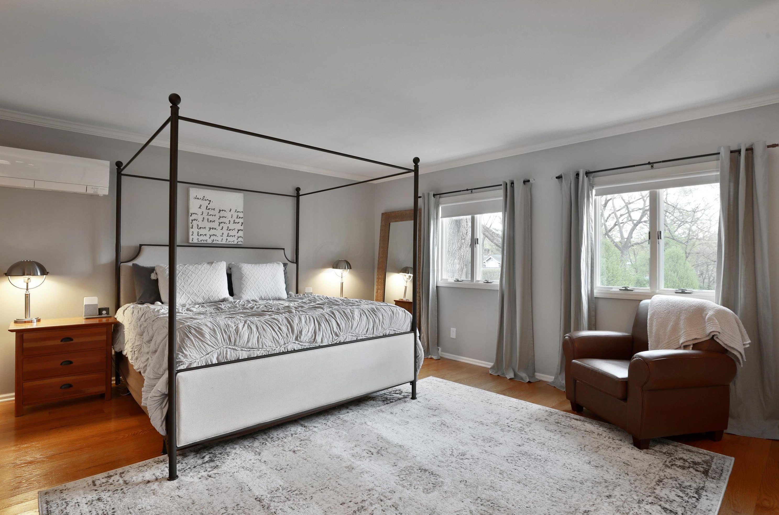 694 Hartford St, Columbus OH  43085-4122 exterior