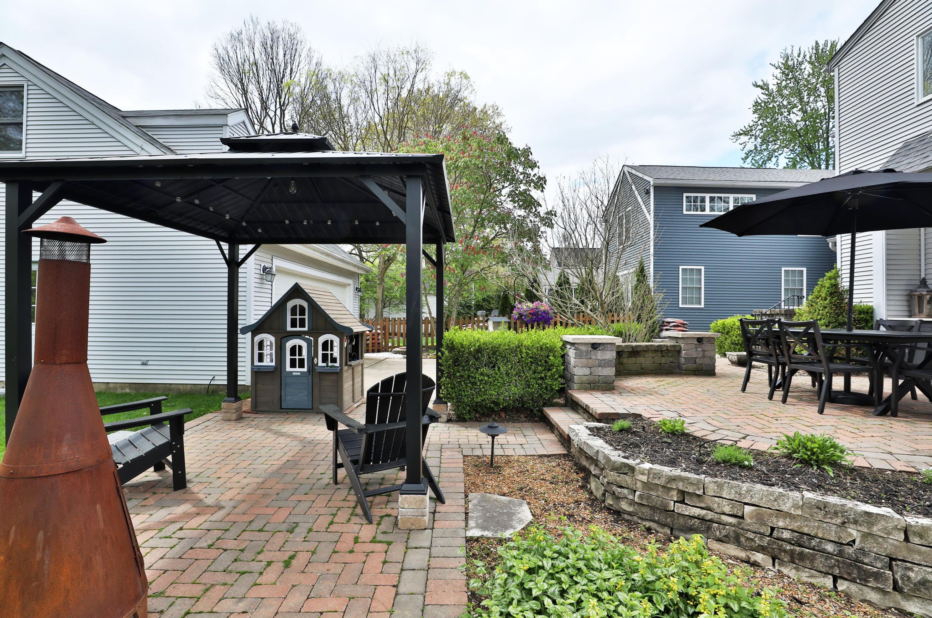 694 Hartford St, Columbus OH  43085-4122 exterior