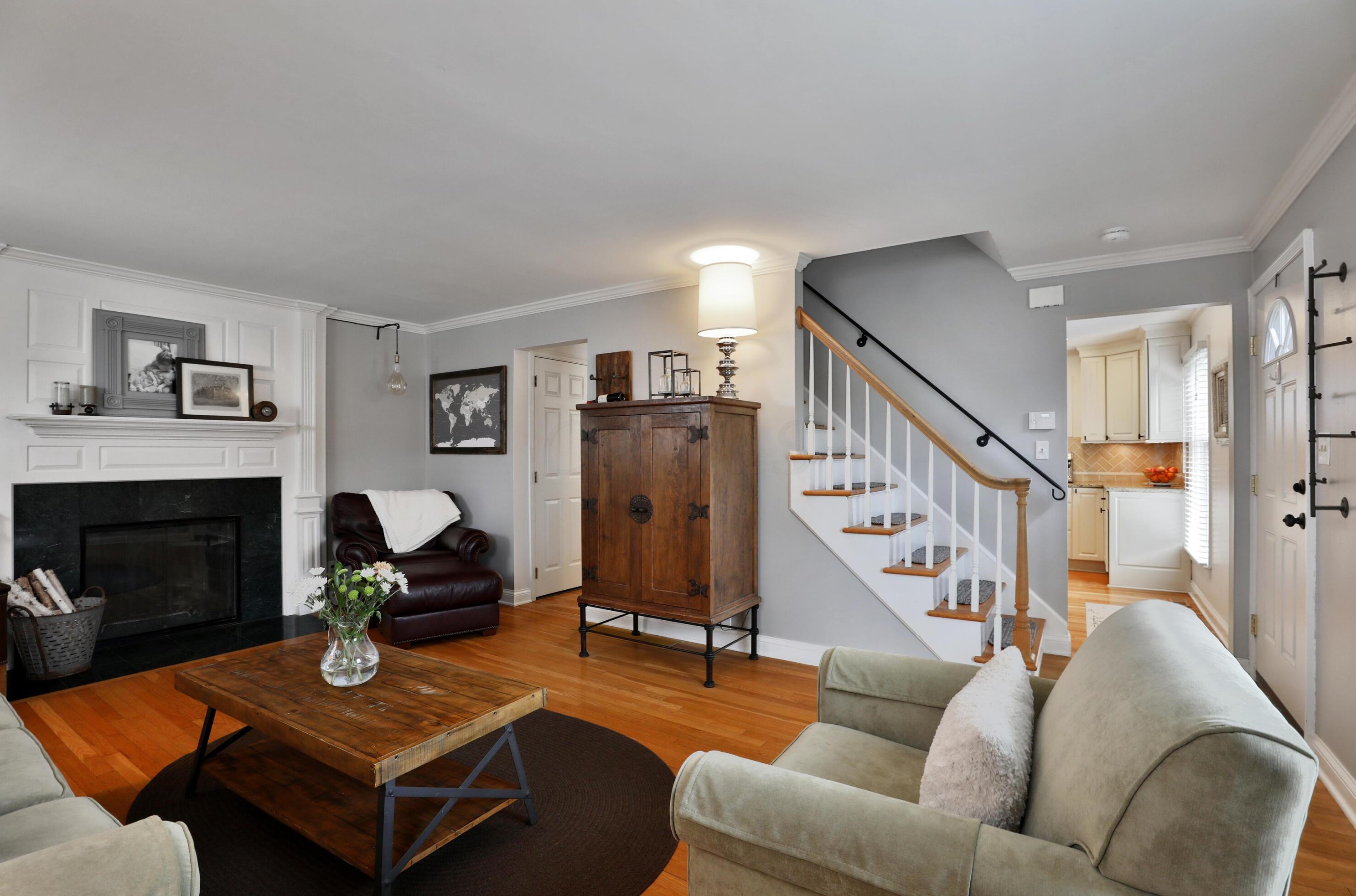 694 Hartford St, Columbus OH  43085-4122 exterior