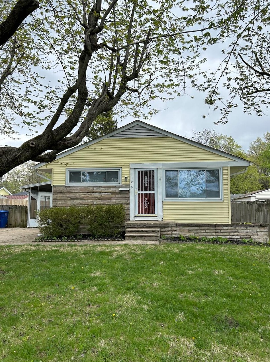 1210 Marble Dr, Columbus, OH 43227-1335
