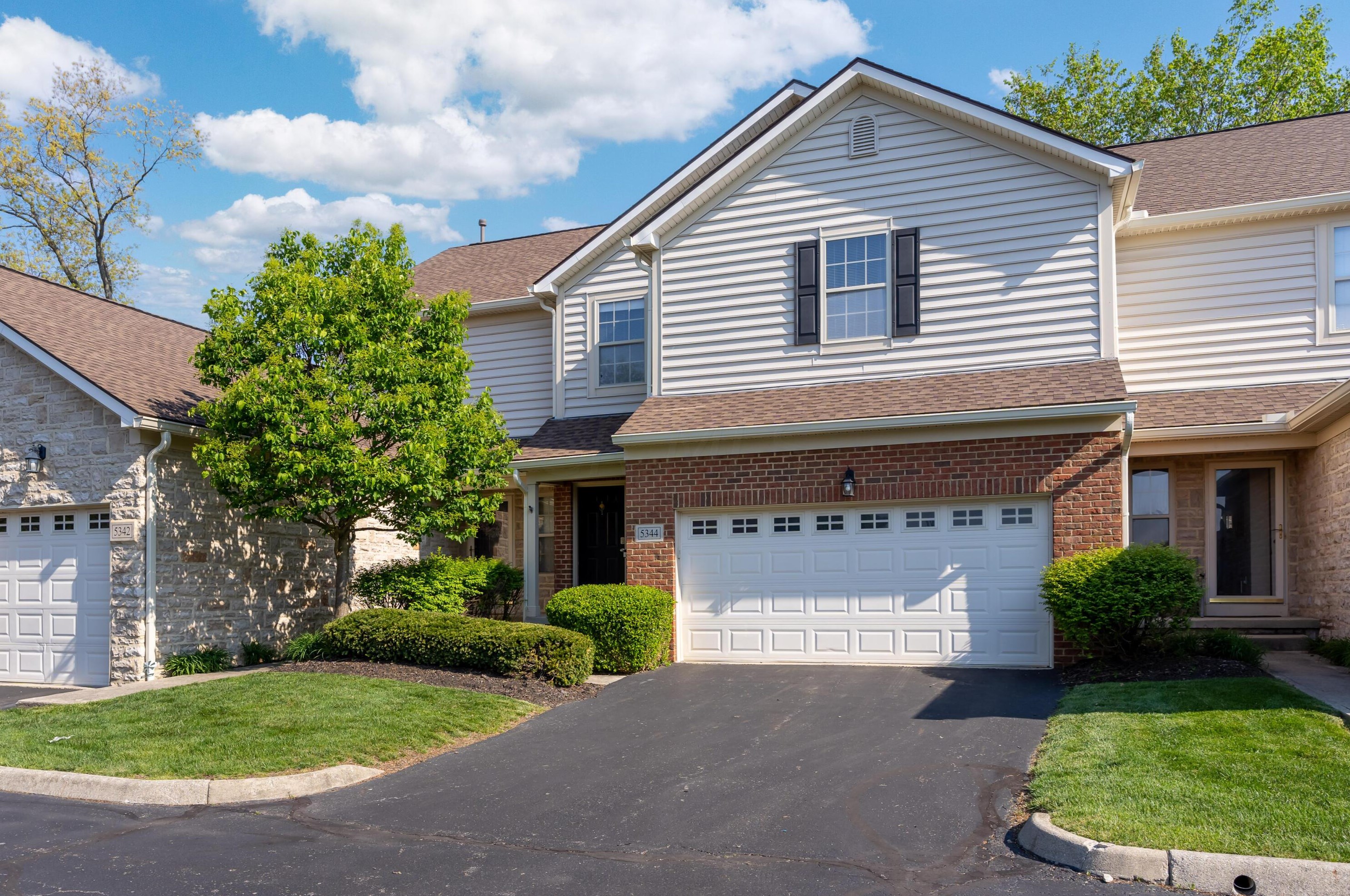 5344 Primrose Hill Dr, Columbus, OH 43230-8451