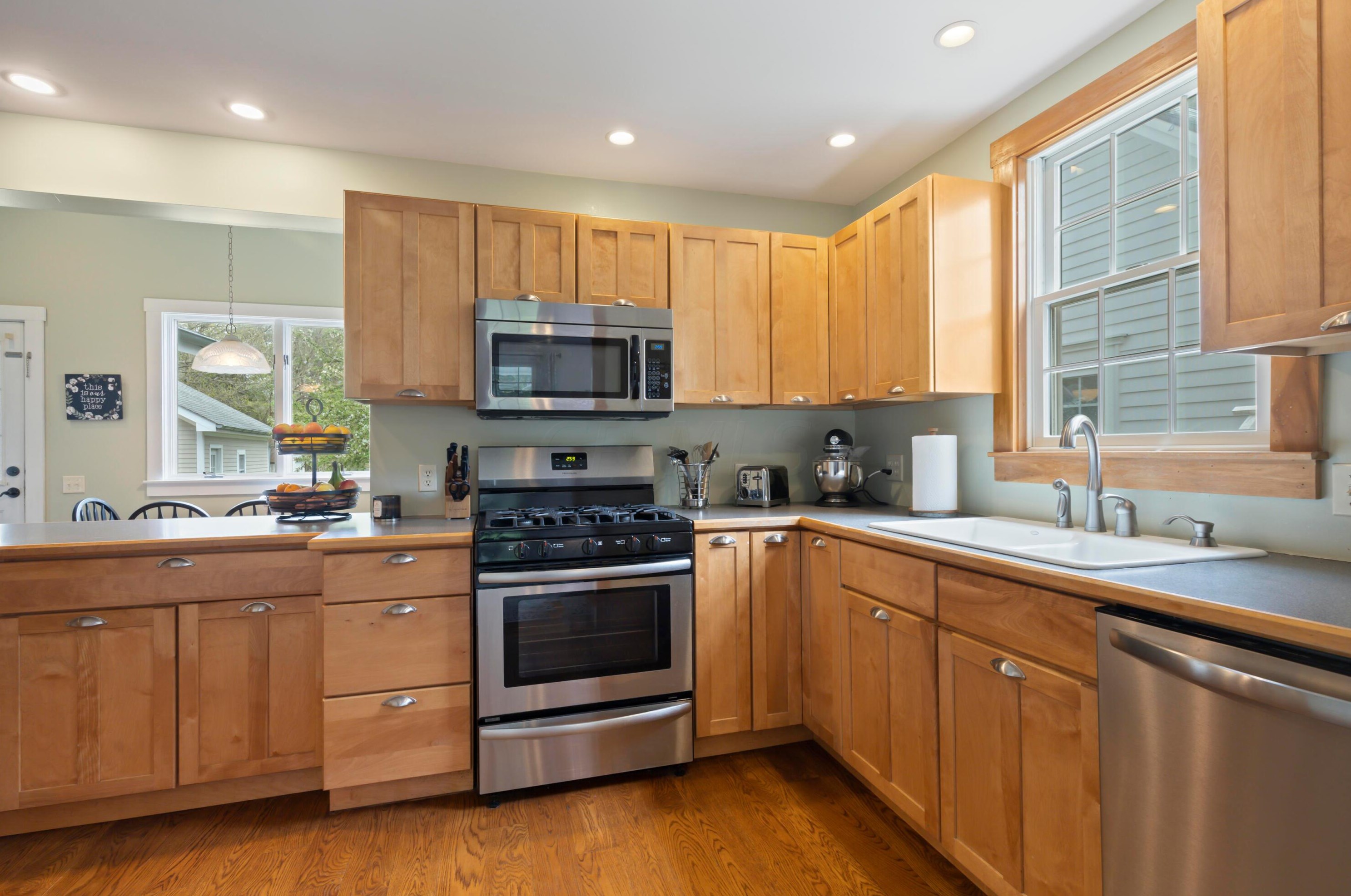 310 Pearl St, Granville OH  43023-1335 exterior