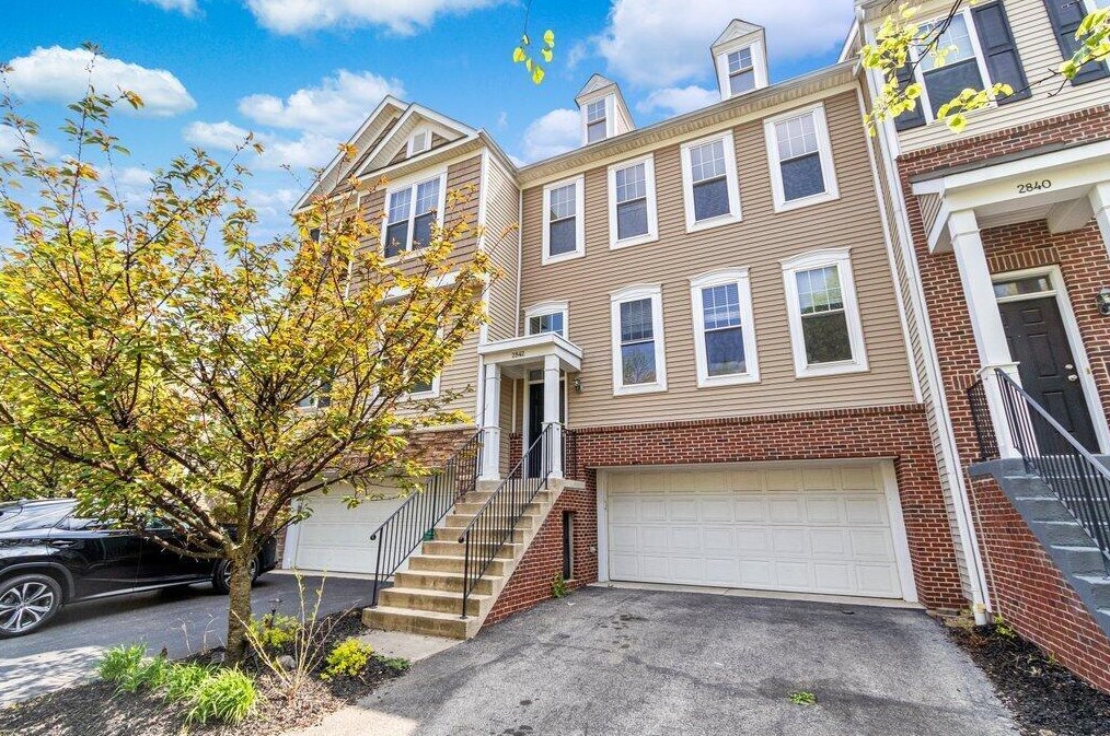 2842 Acarie Dr, Columbus, OH 43219-6197