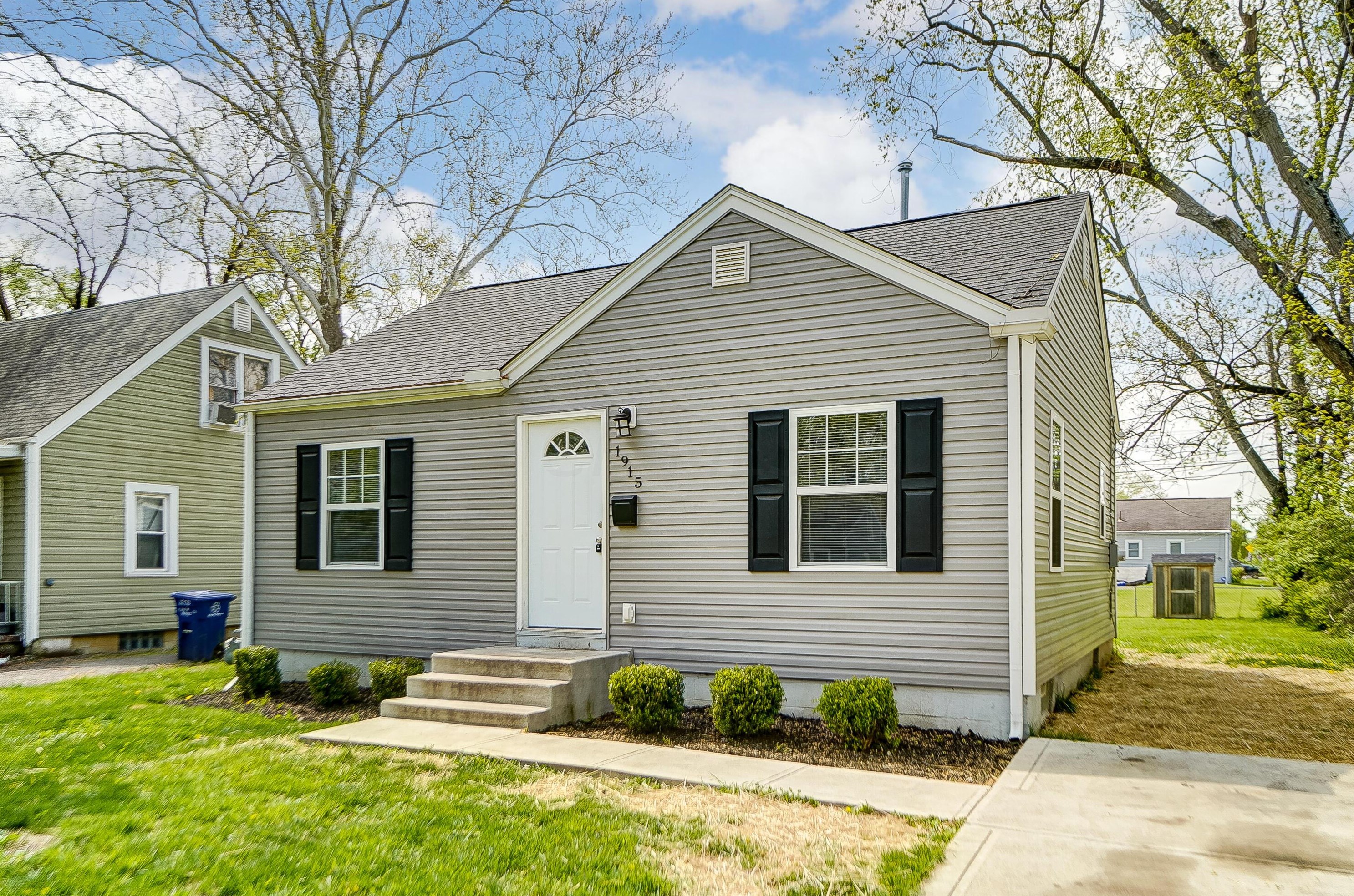 1915 Jermain Dr, Columbus, OH 43219-1200