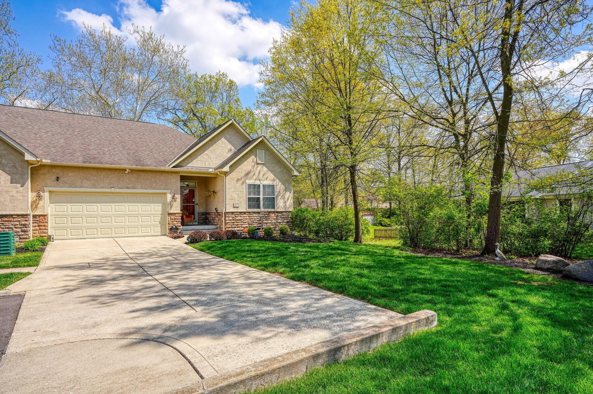 6277 Marias Point Ln, Columbus, OH 43213-5118