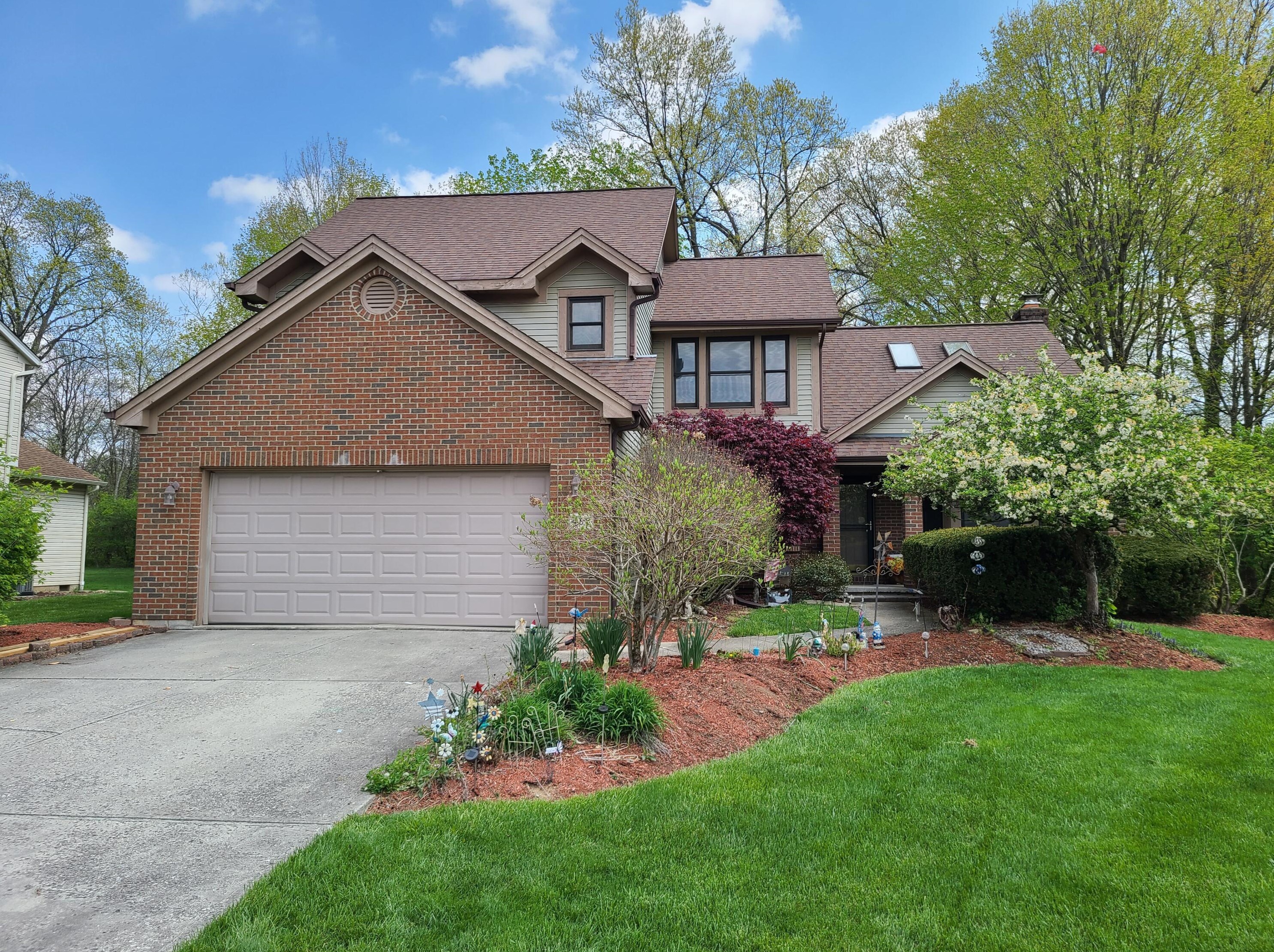 468 Shady Spring Dr, Columbus, OH 43230-4386
