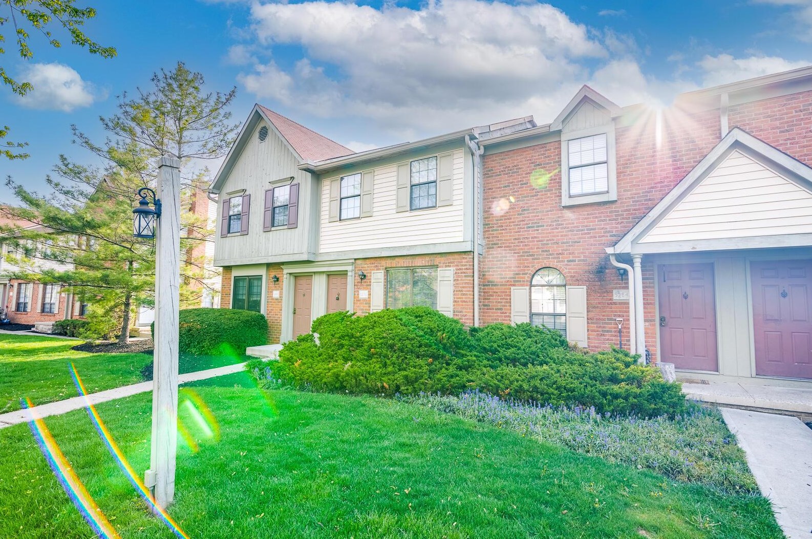 5284 Brandy Oaks Ln, Columbus, OH 43220-6240