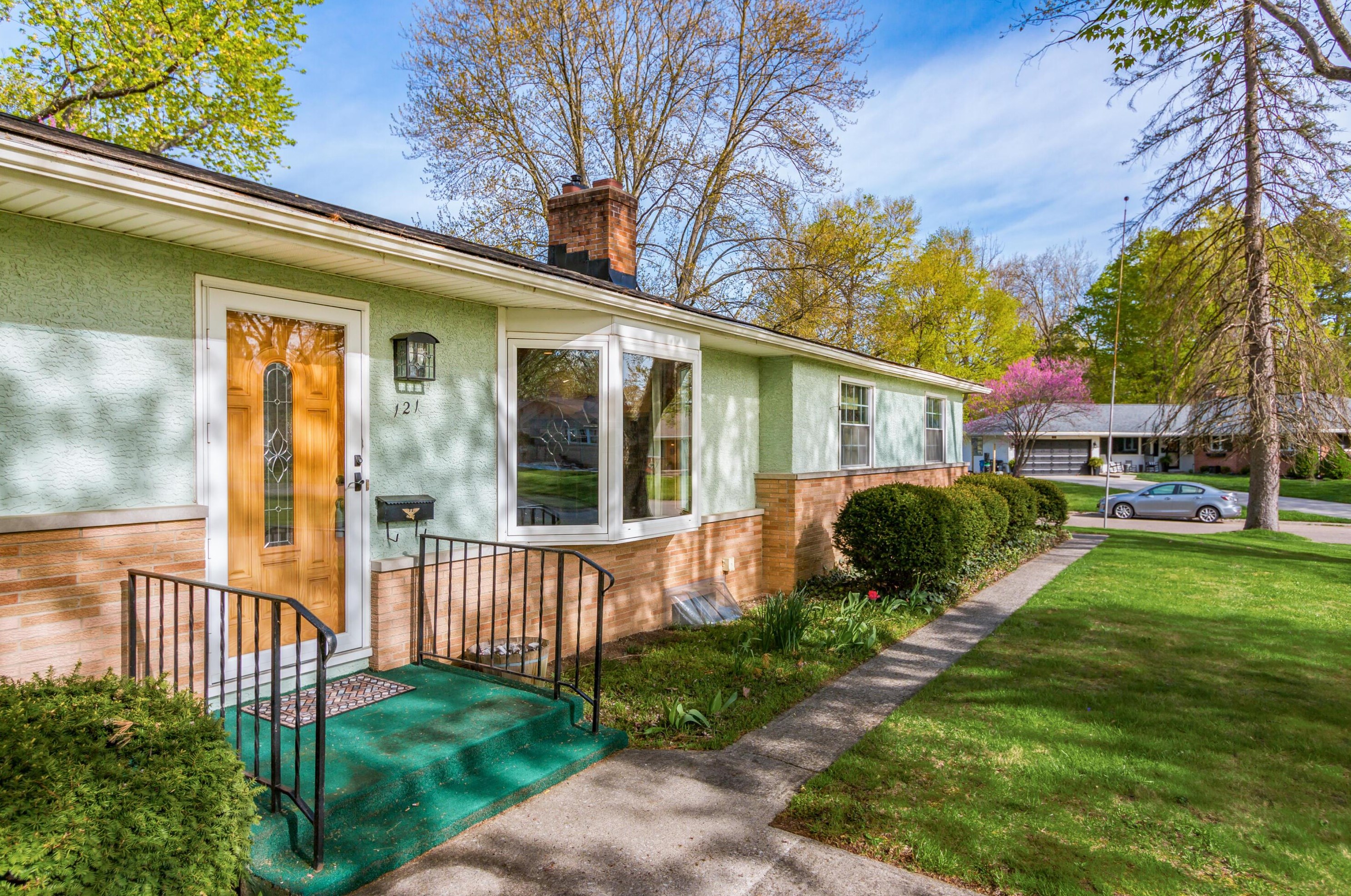 121 Sierra Dr, Columbus, OH 43230-2942