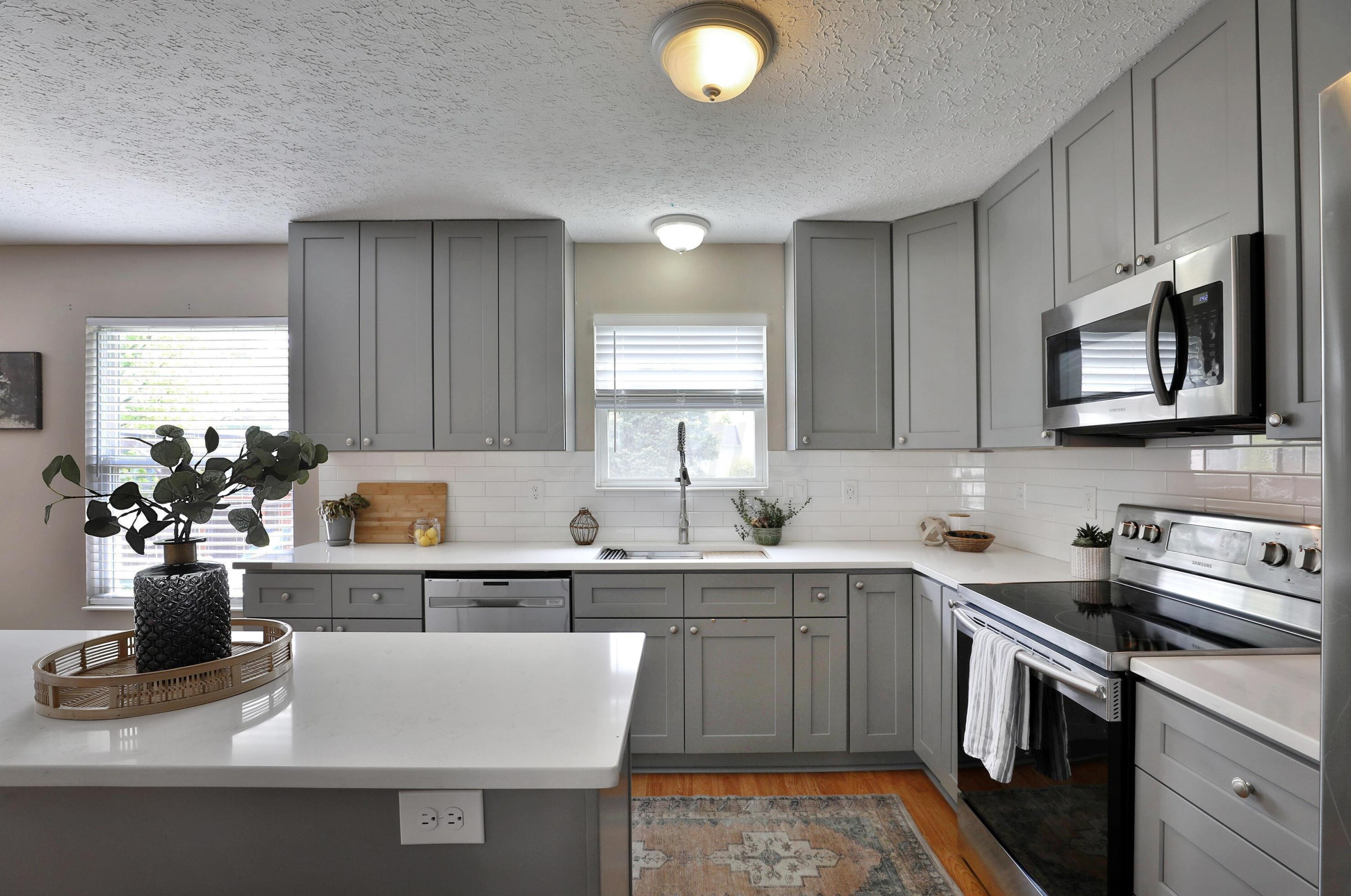 6983 Winchester Crossing Blvd, Cnl Wnchstr OH  43110-8445 exterior