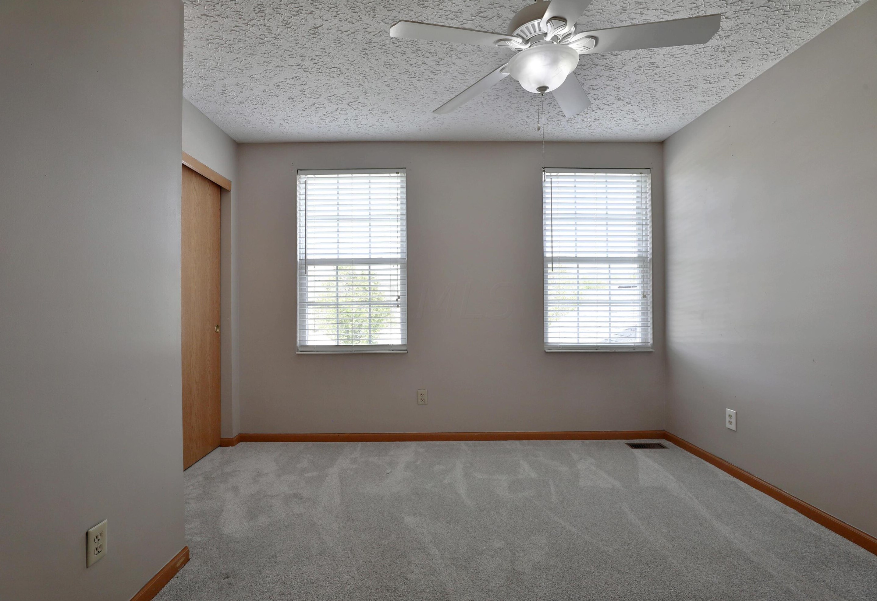 6983 Winchester Crossing Blvd, Cnl Wnchstr OH  43110-8445 exterior