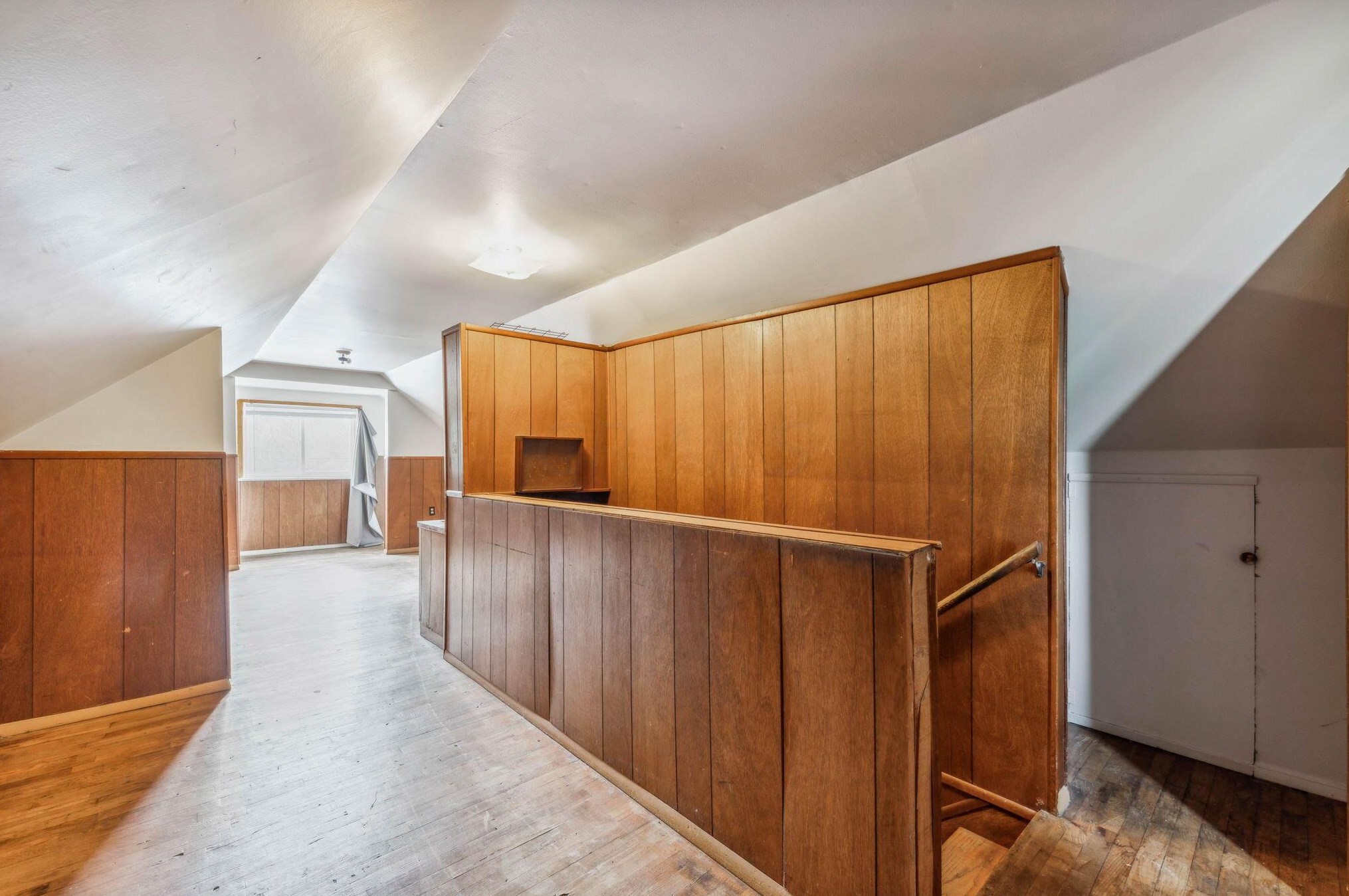 2228 Hiawatha Park Dr, Columbus OH 43211-2034 exterior