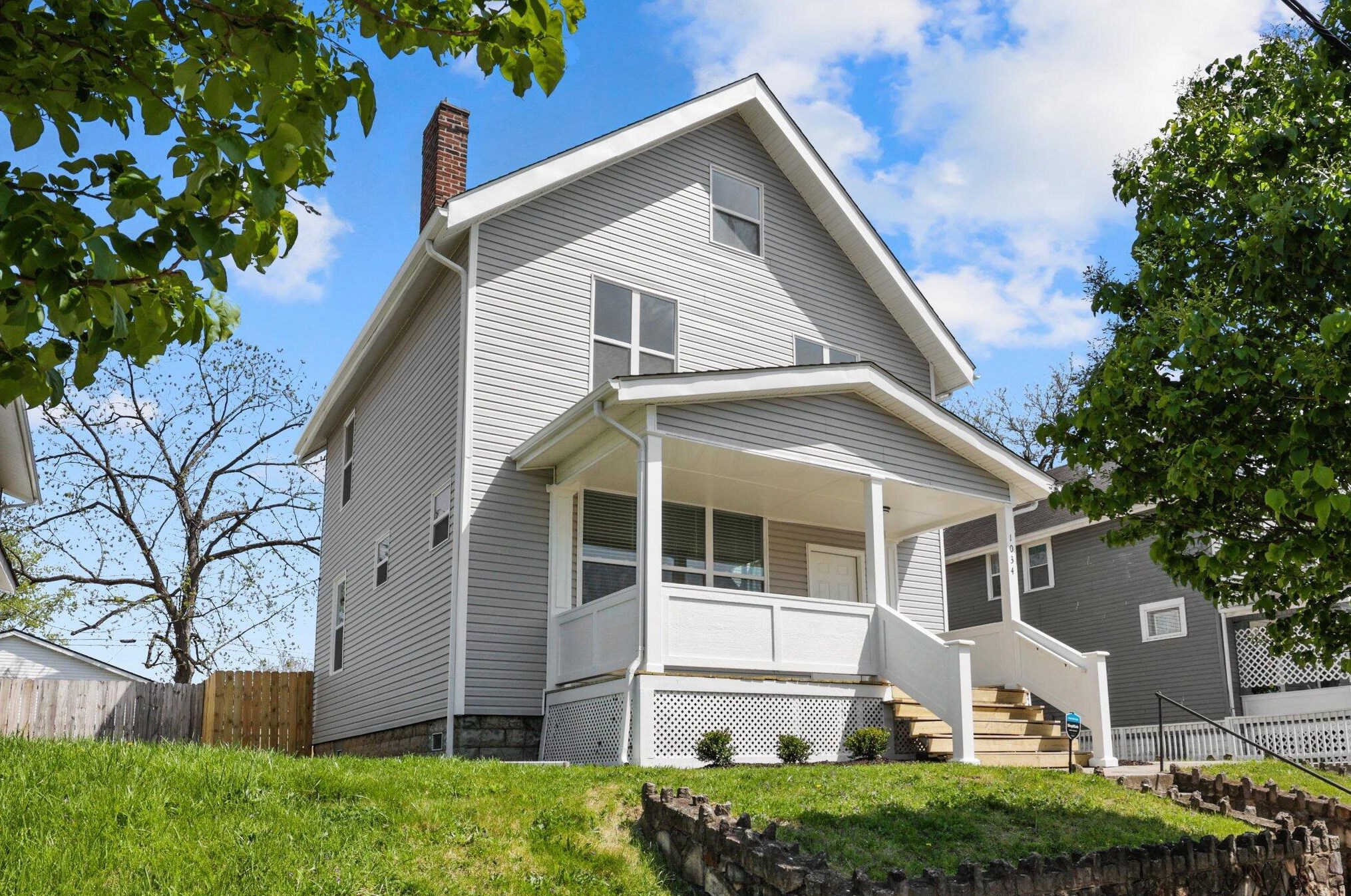 1034 Champion Ave, Columbus, OH 43206-1538