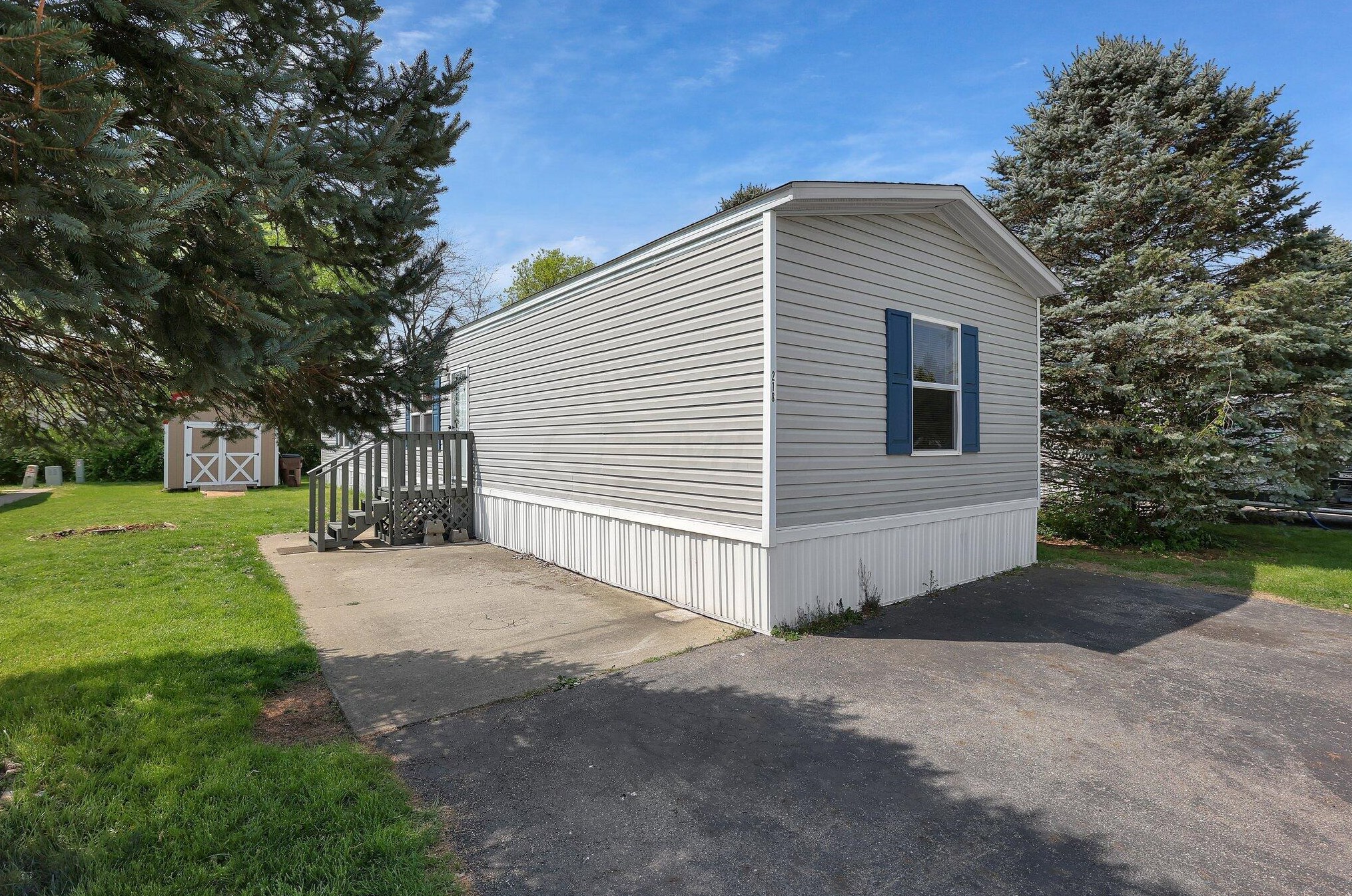 218 Briarwood Ct, Ashville, OH 43103