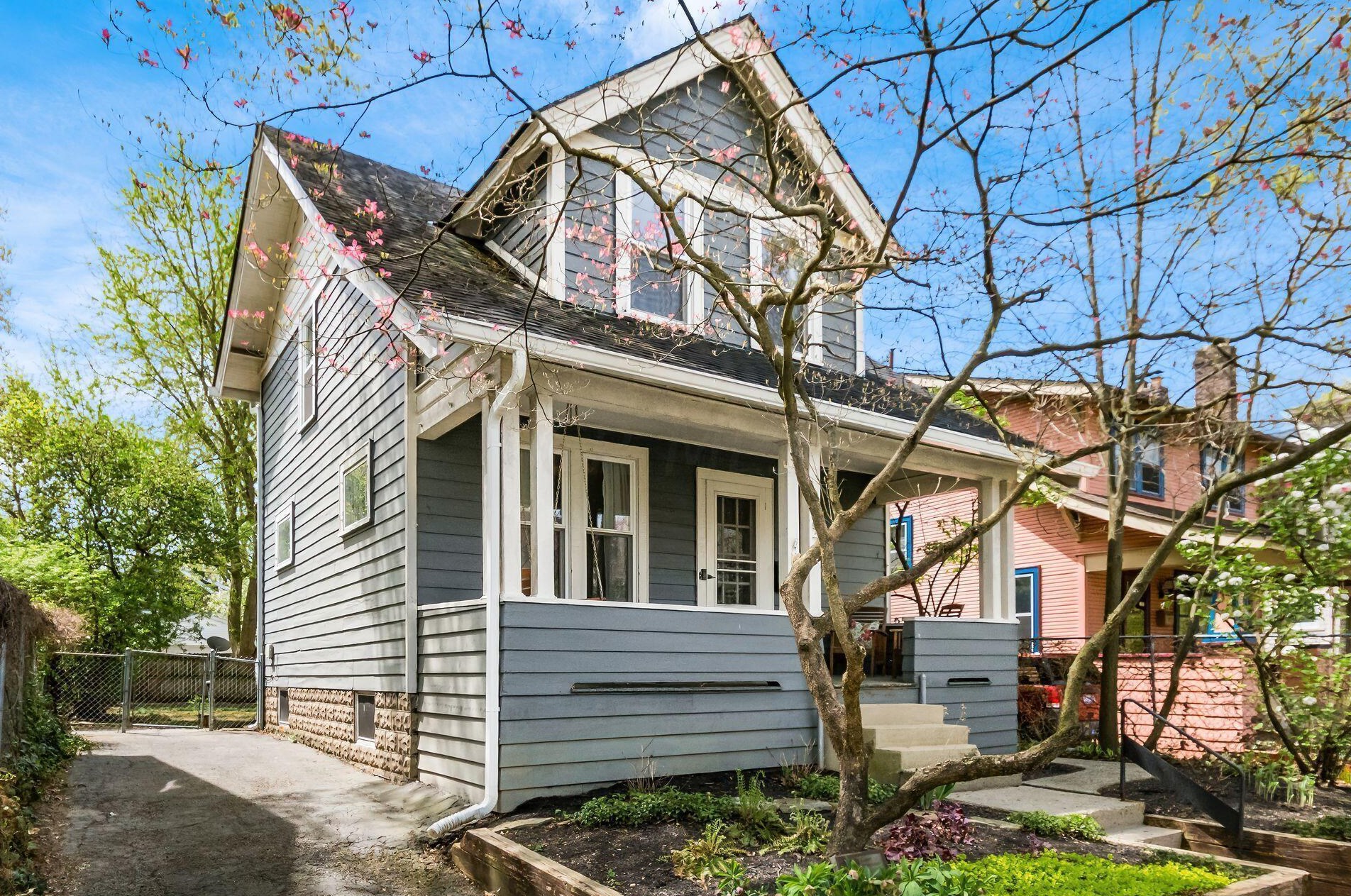 297 Crestview Rd, Columbus, OH 43202-2209
