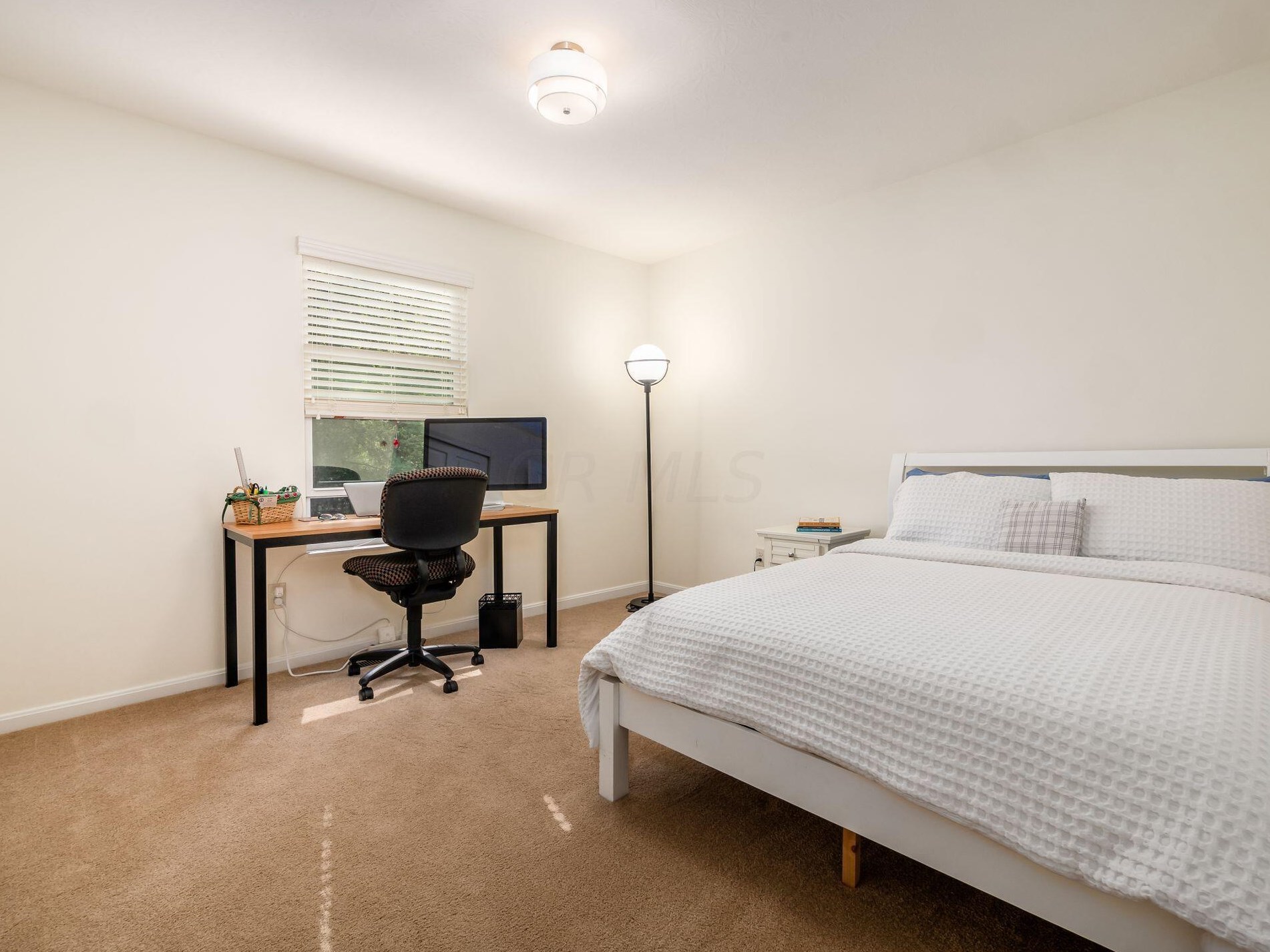 610 Stratshire Ln, Columbus OH  43230-1959 exterior