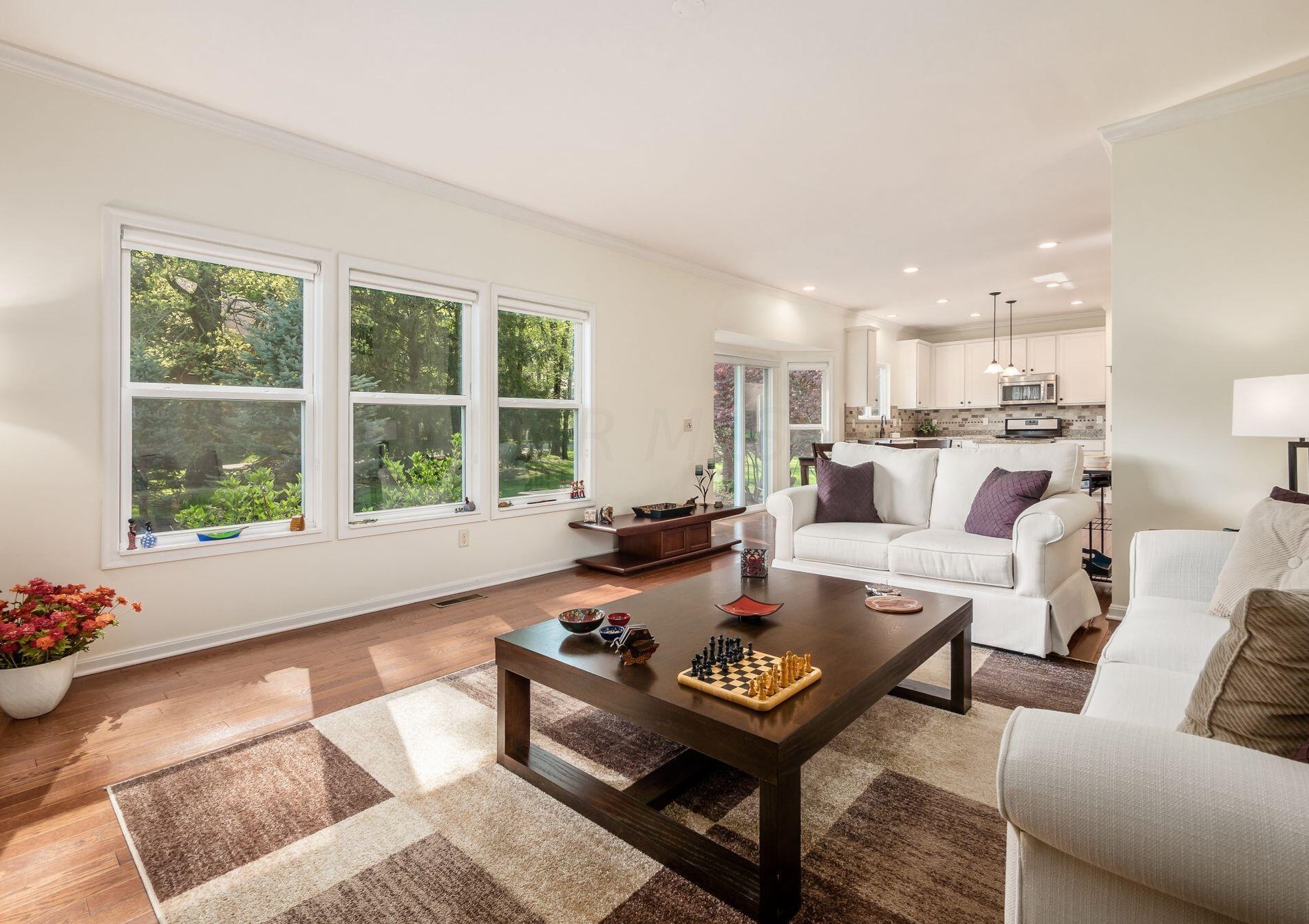 610 Stratshire Ln, Columbus OH  43230-1959 exterior