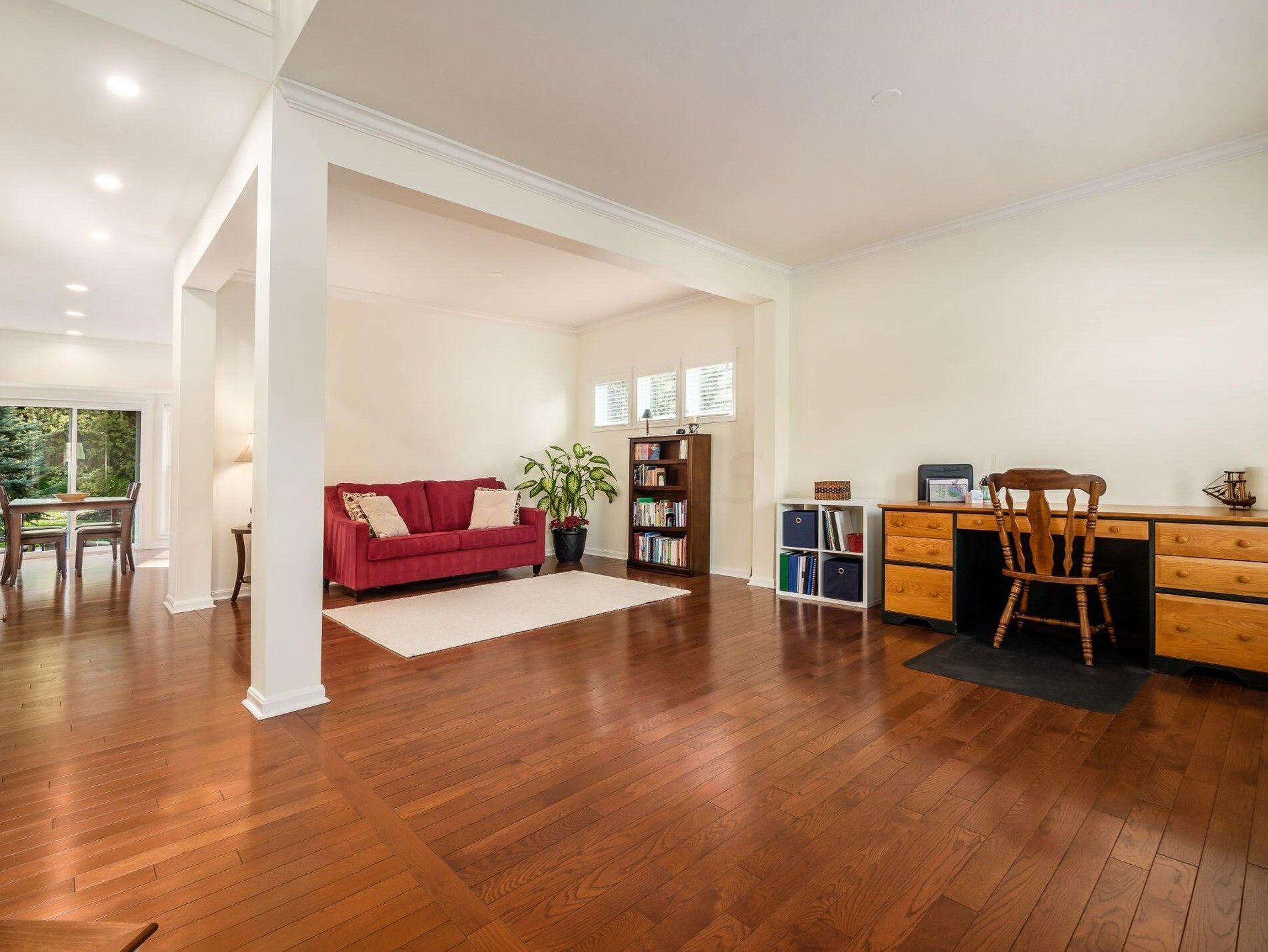 610 Stratshire Ln, Columbus OH  43230-1959 exterior