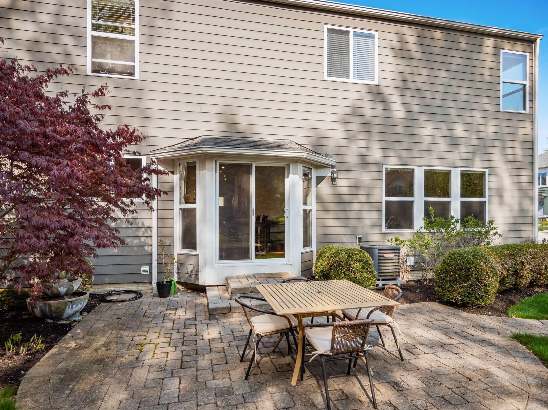 610 Stratshire Ln, Columbus OH  43230-1959 exterior