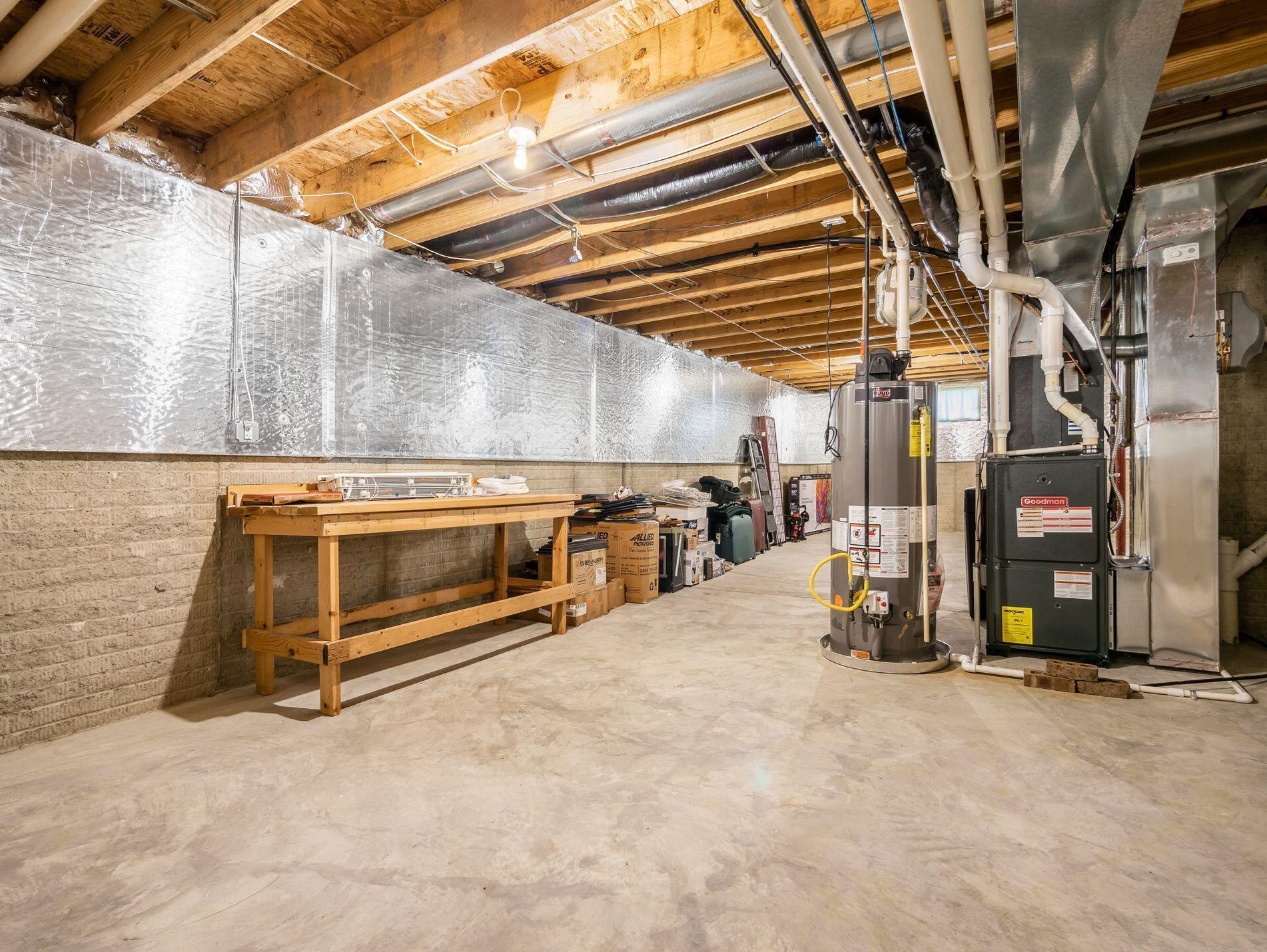 610 Stratshire Ln, Columbus OH  43230-1959 exterior