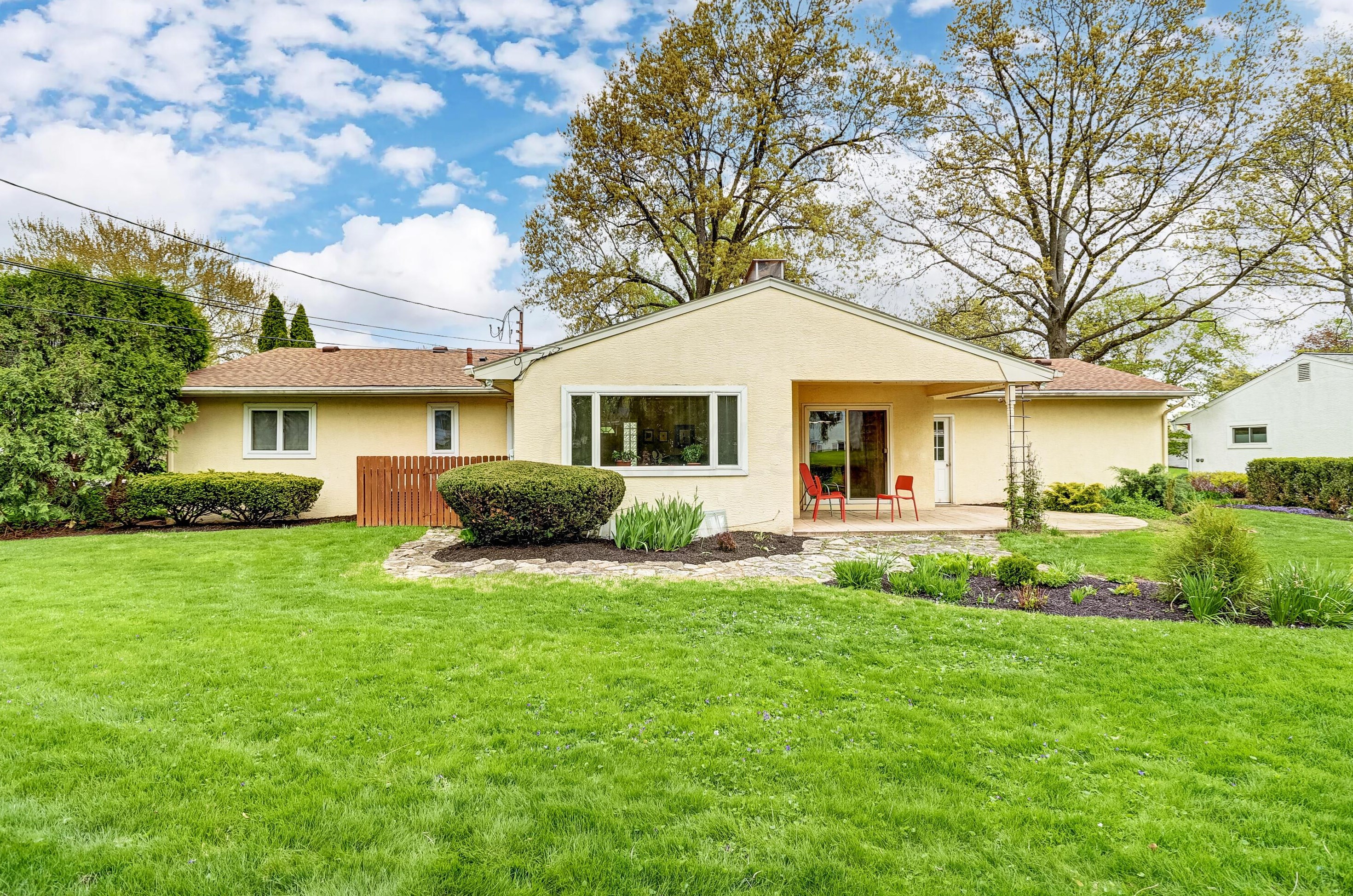 1415 Kirkley Rd, Columbus OH 43221-2261 exterior