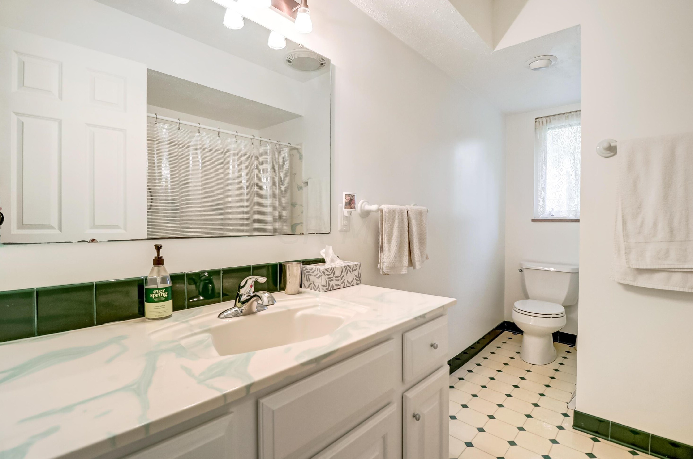 1415 Kirkley Rd, Columbus OH 43221-2261 exterior