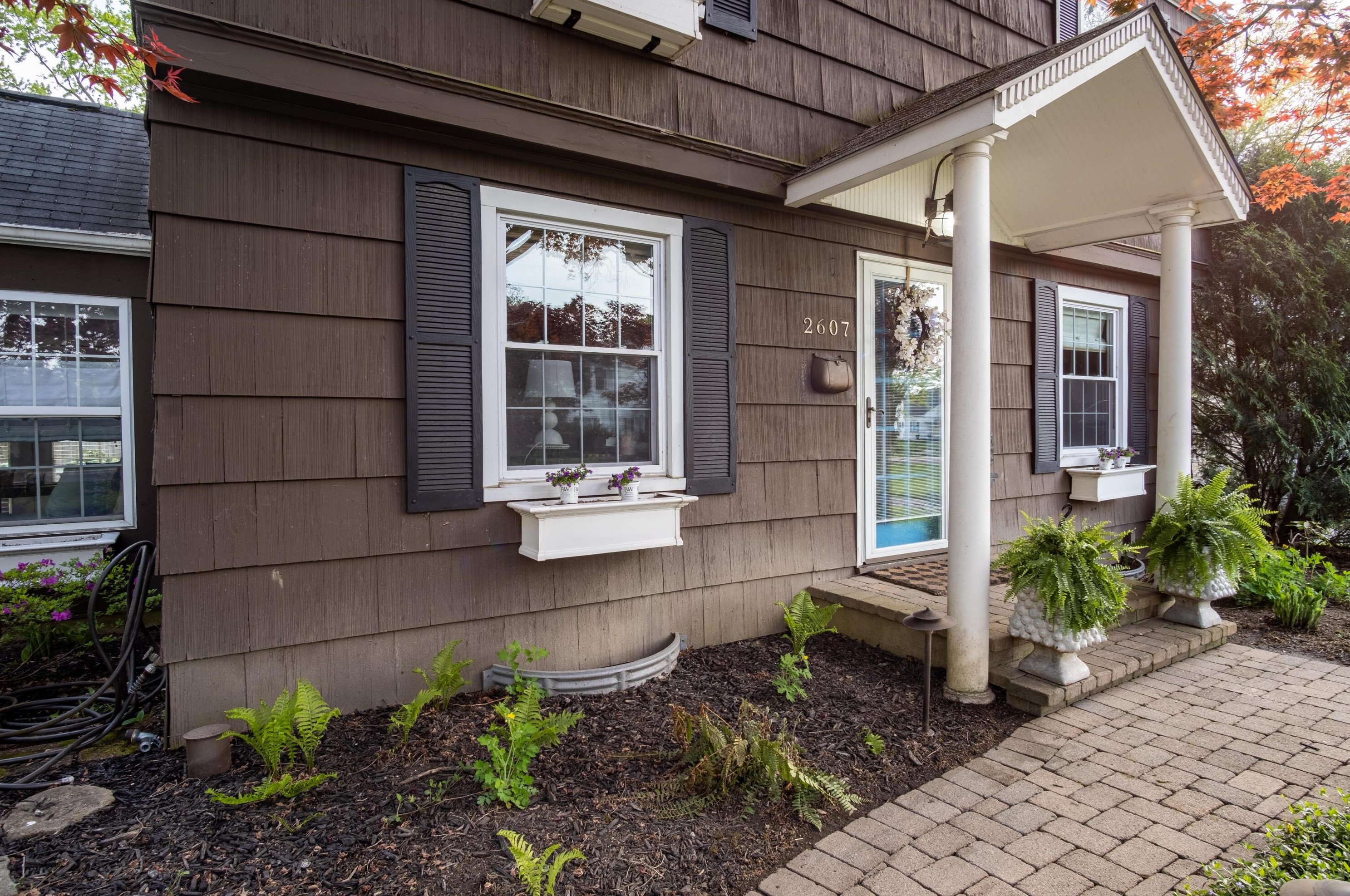 2607 Caroline Ave, Columbus, OH 43209-1071