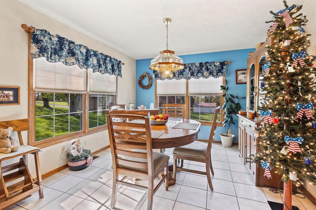 194 Oakleaf Dr, Mansfield OH  44904-8662 exterior