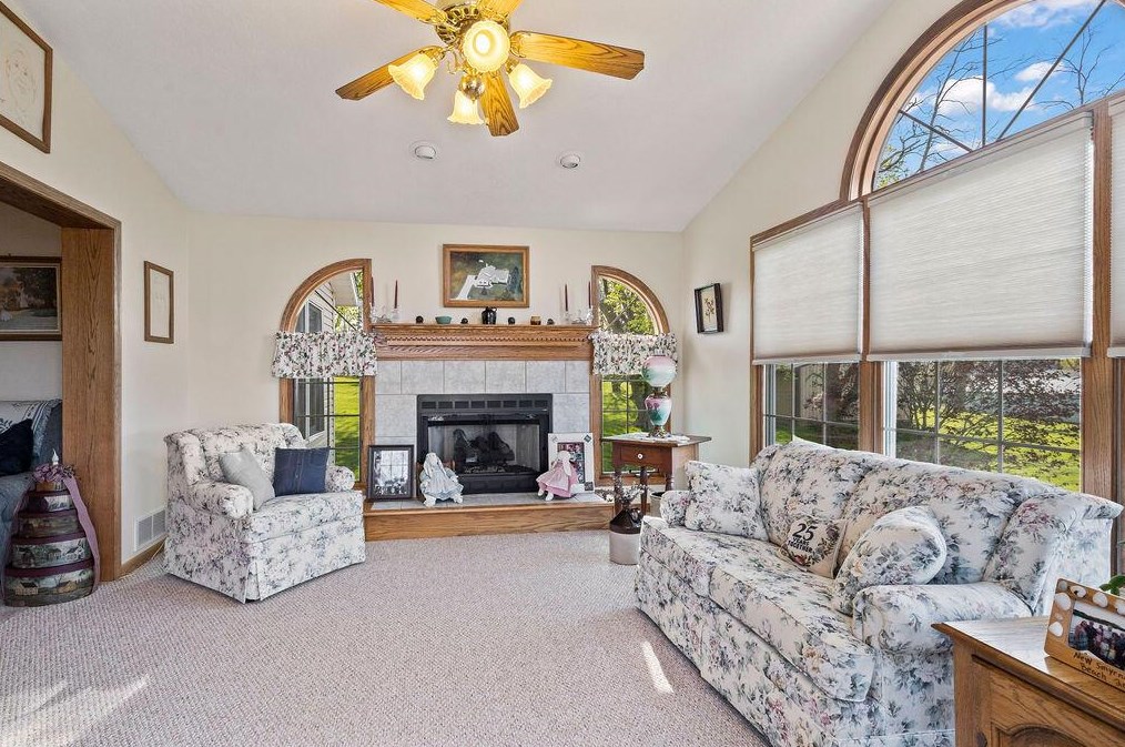 194 Oakleaf Dr, Mansfield OH  44904-8662 exterior