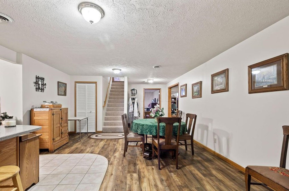 194 Oakleaf Dr, Mansfield OH  44904-8662 exterior