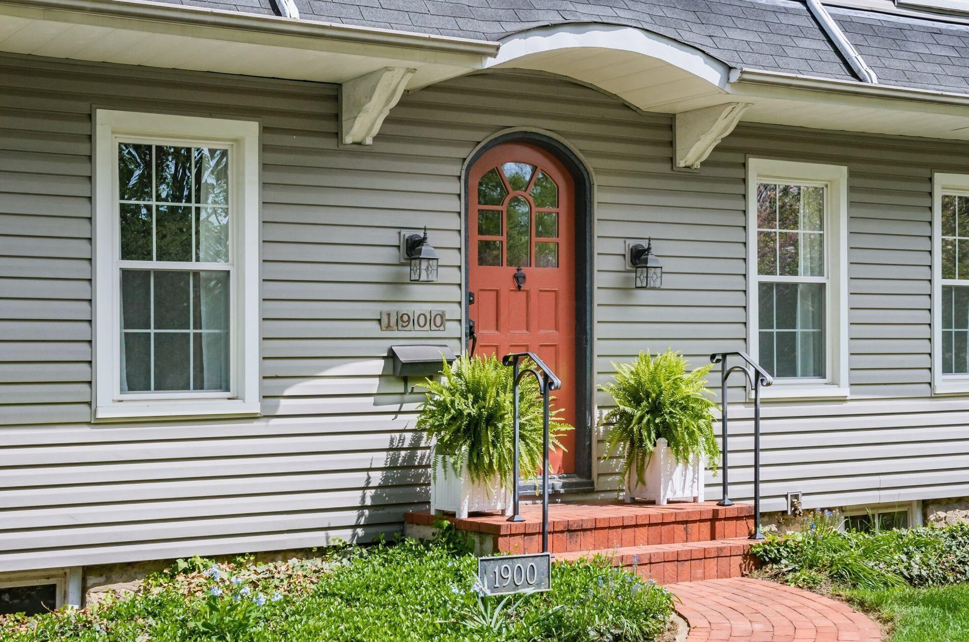 1900 Devon Rd, Columbus, OH 43212-1040