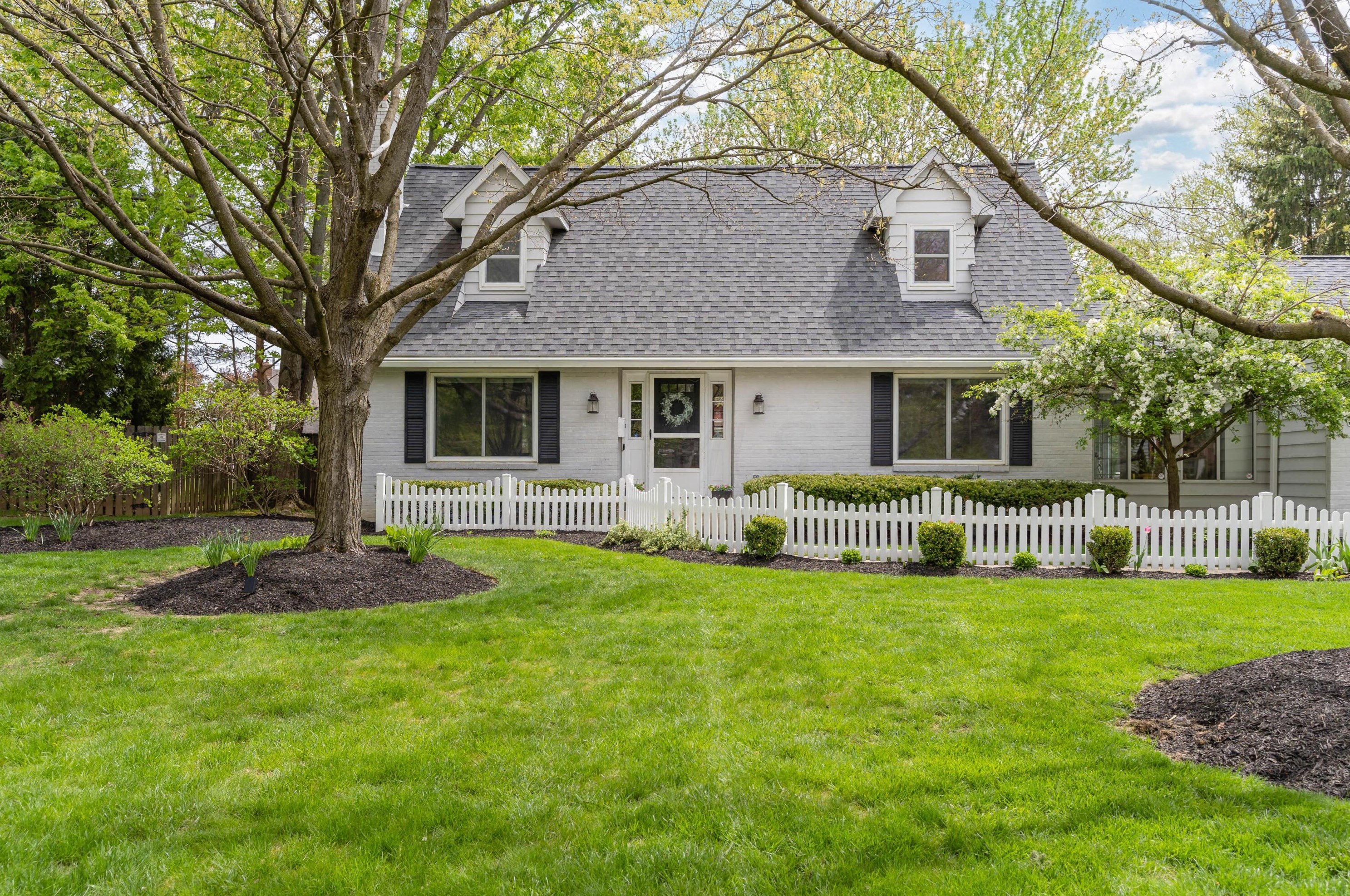 4614 Meekison Dr, Columbus, OH 43220-3039