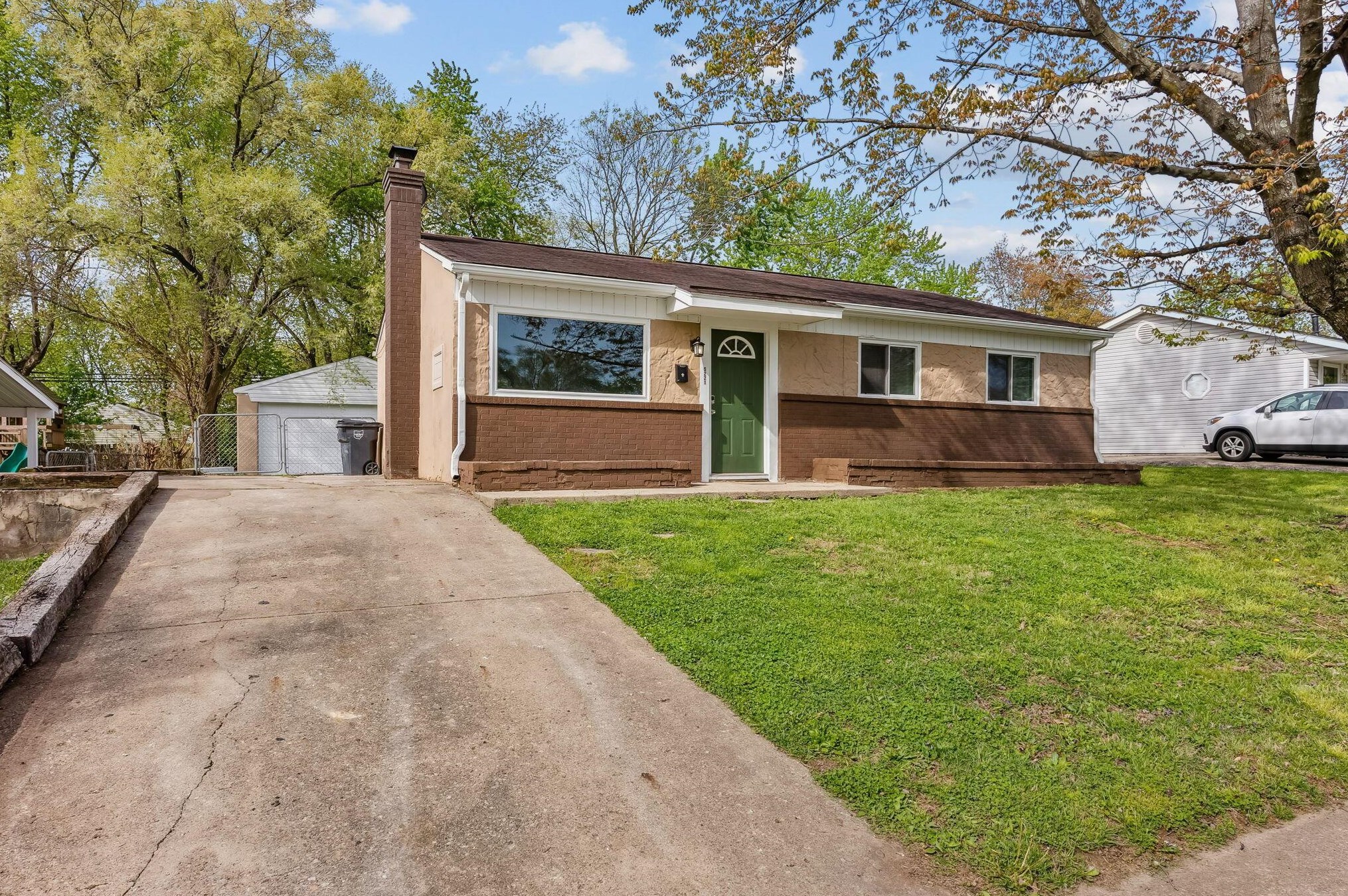 5221 Zimmer Dr, Columbus, OH 43232-6053