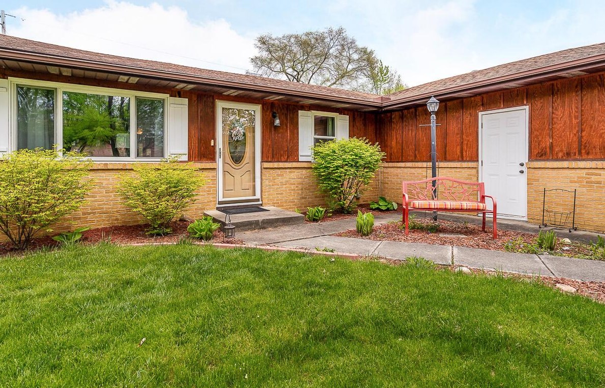 2144 Yellow Pine Ave, Columbus, OH 43229-4622