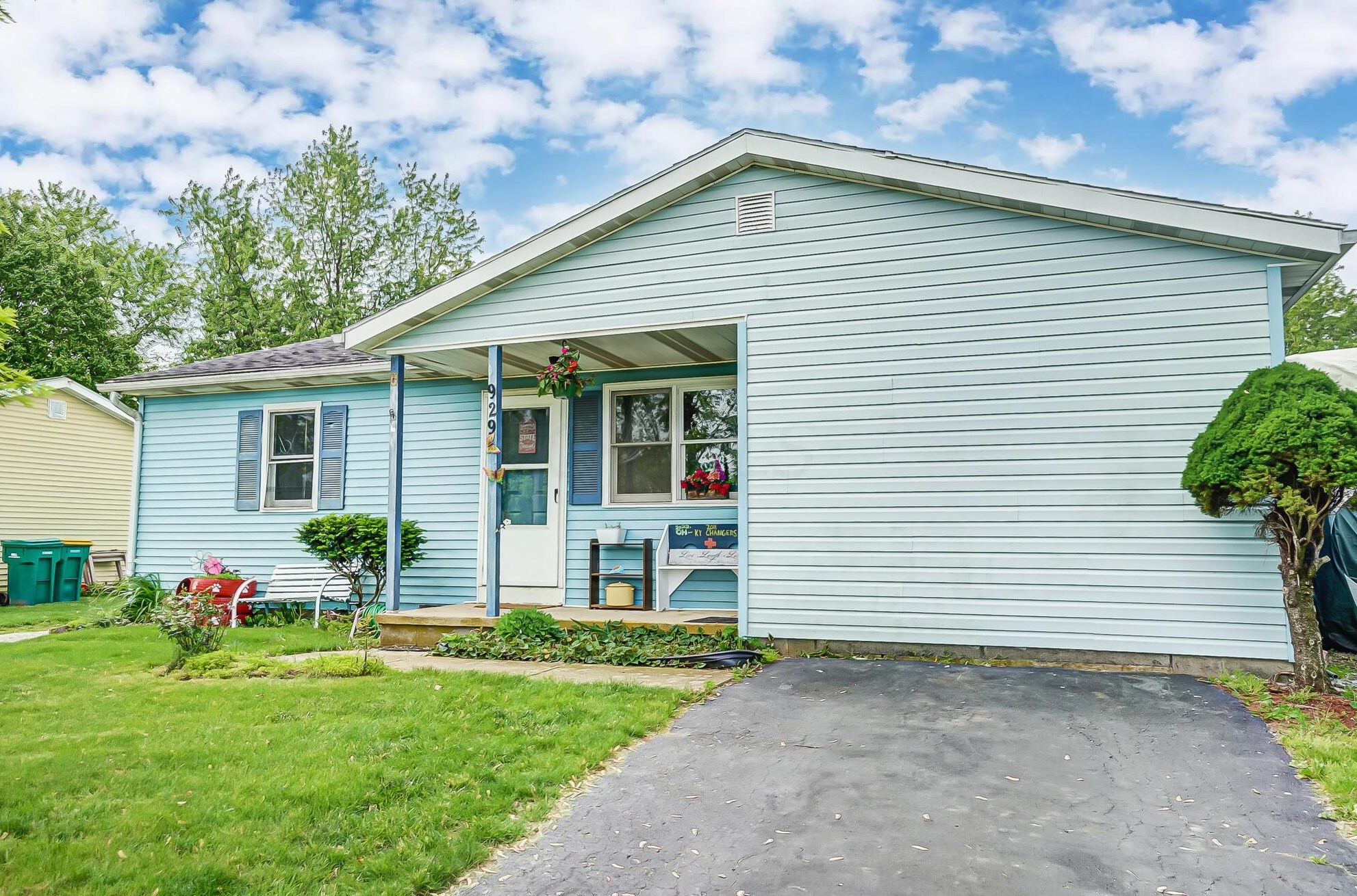 929 Kirkwood Dr, West Jefferson, OH 43162