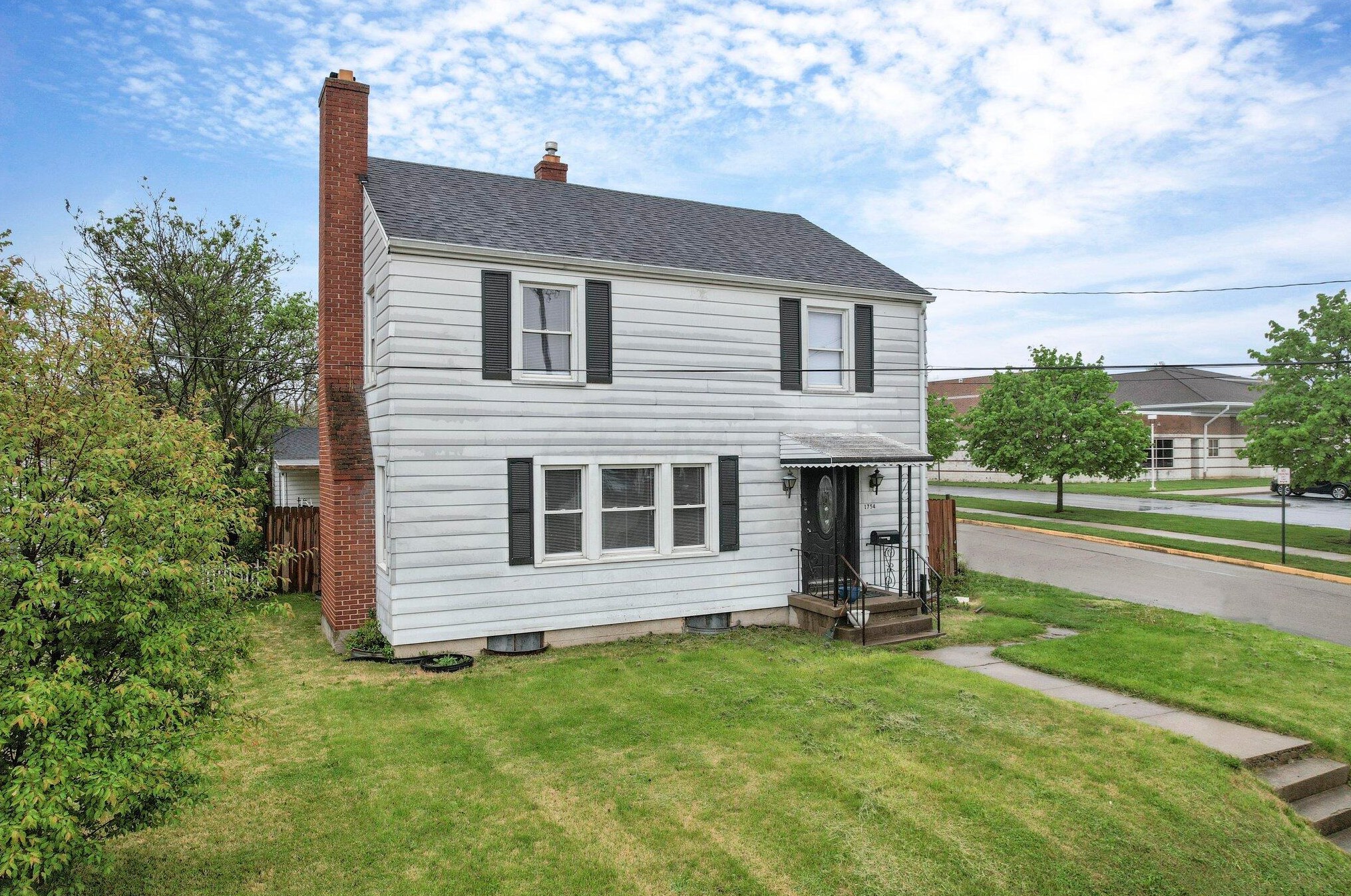 1754 Maiden Ln, Springfield, OH 45504