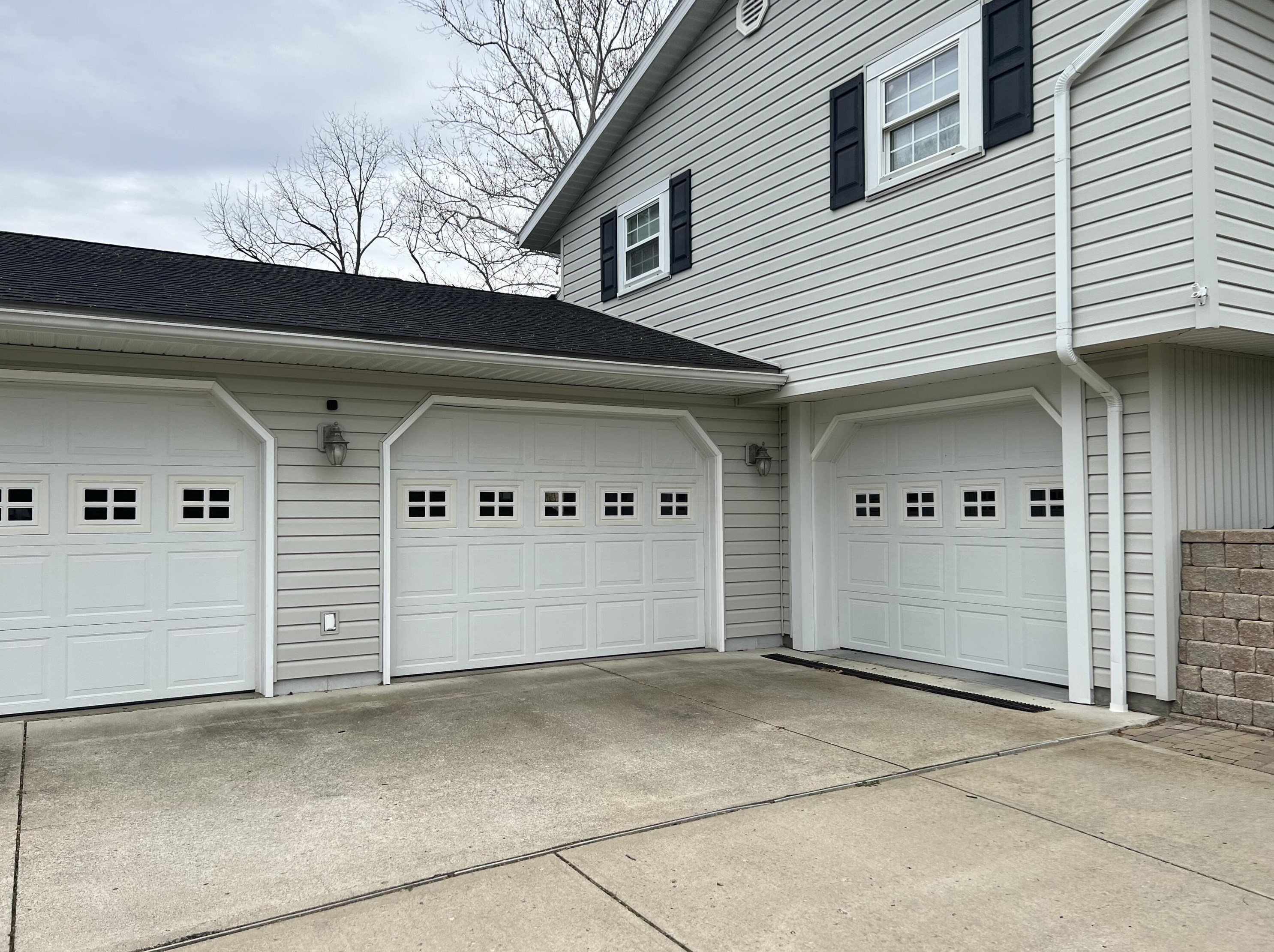 2900 Thorn Dr, Zanesville, OH 43701