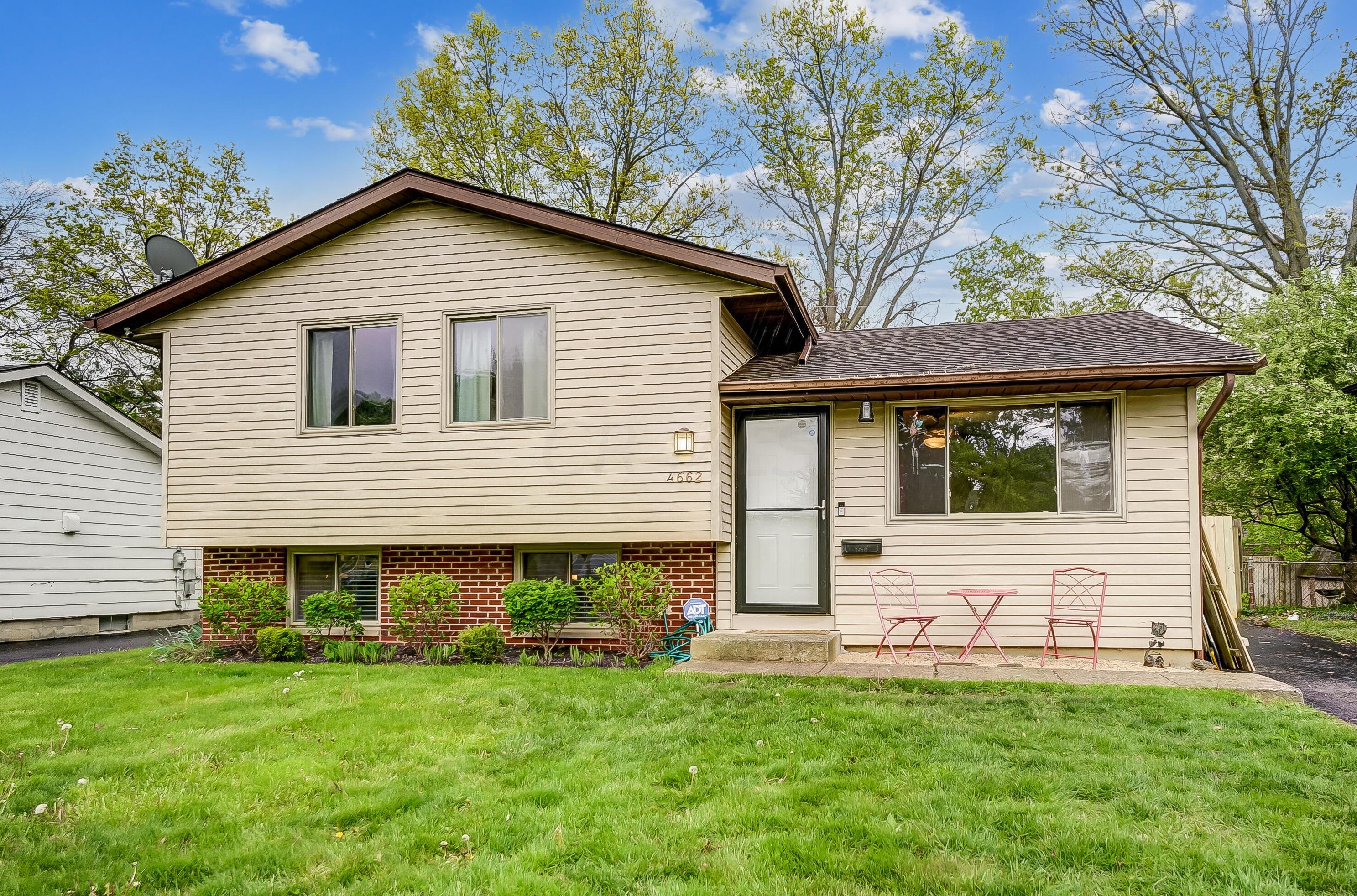 4662 Larkhall Ln, Columbus, OH 43229-5818