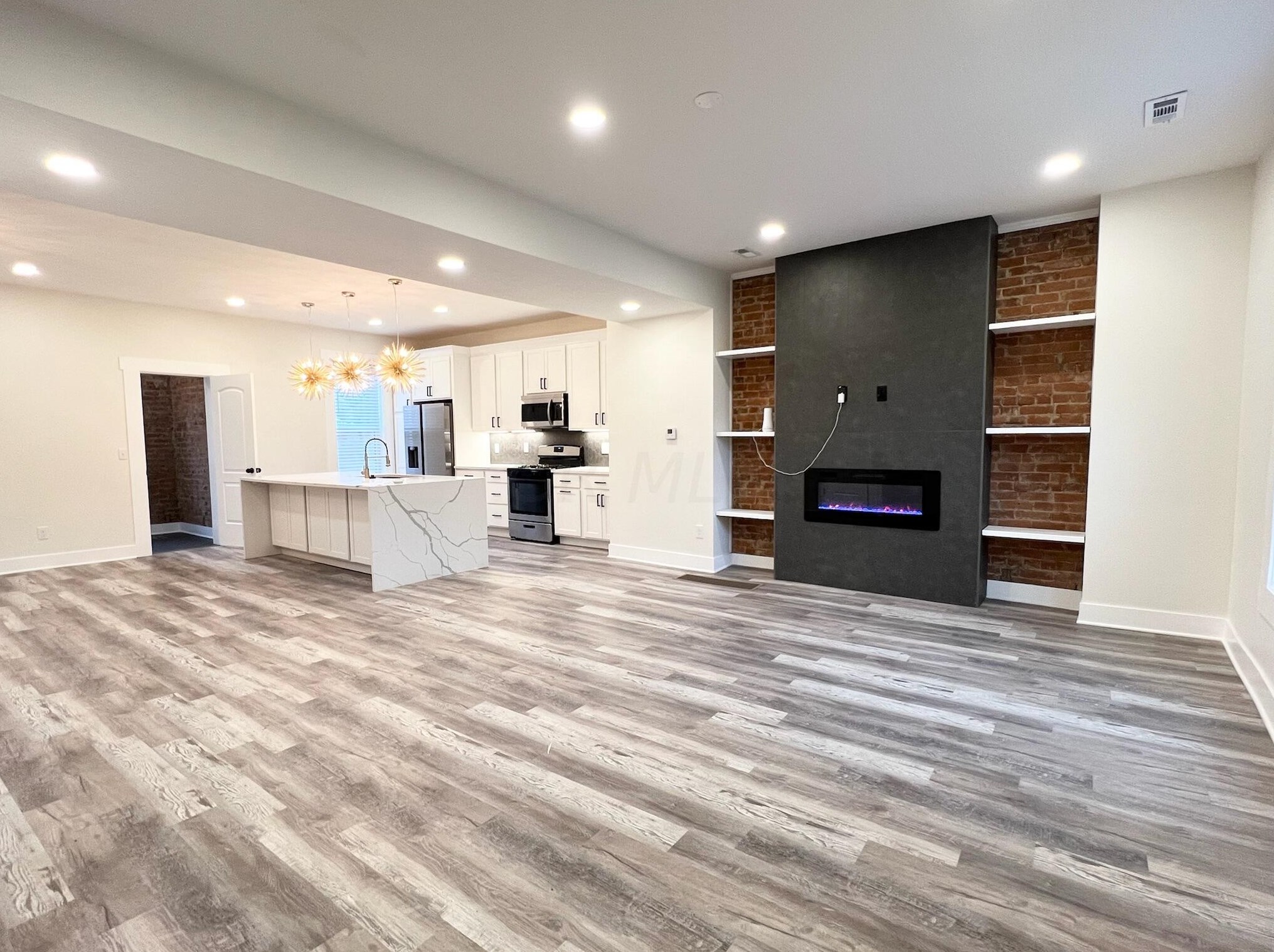 859 Sullivant Ave, Columbus, OH 43223