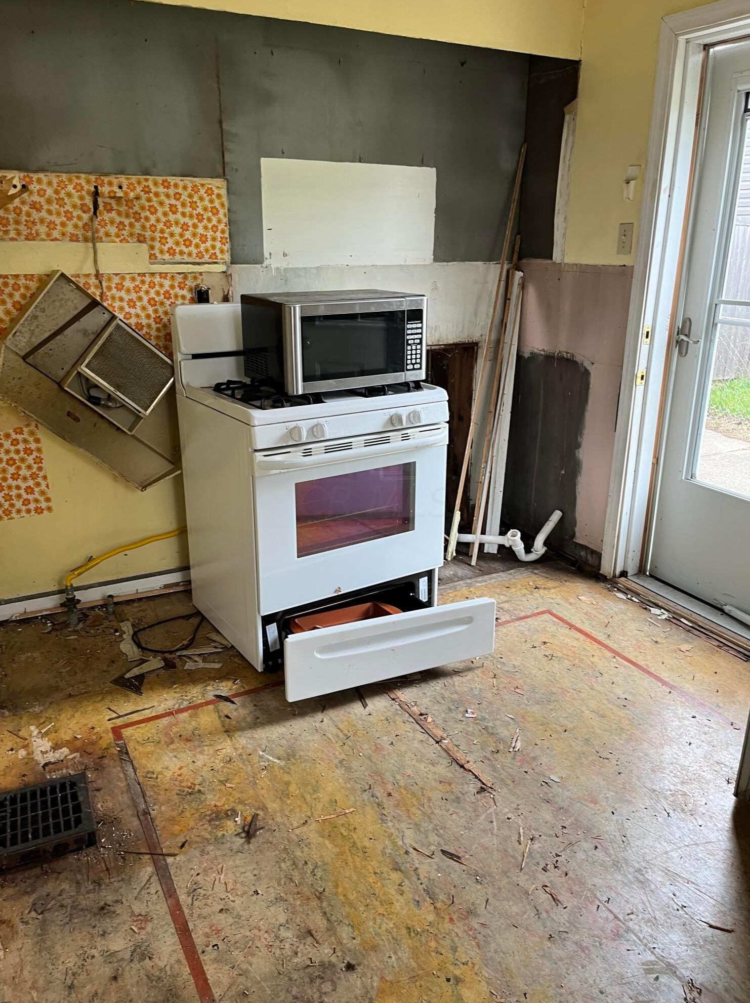 1635 Champion Ave, Columbus OH  43207-1307 exterior