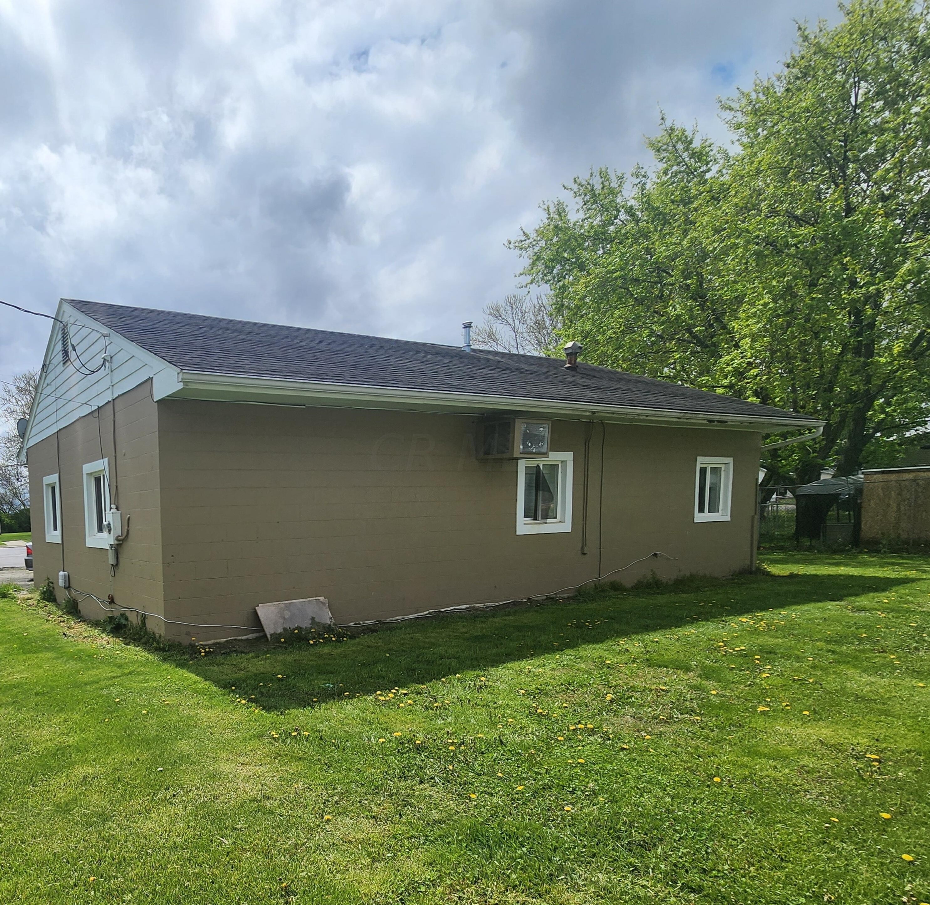 203 W Lincoln Ave, London, OH 43140