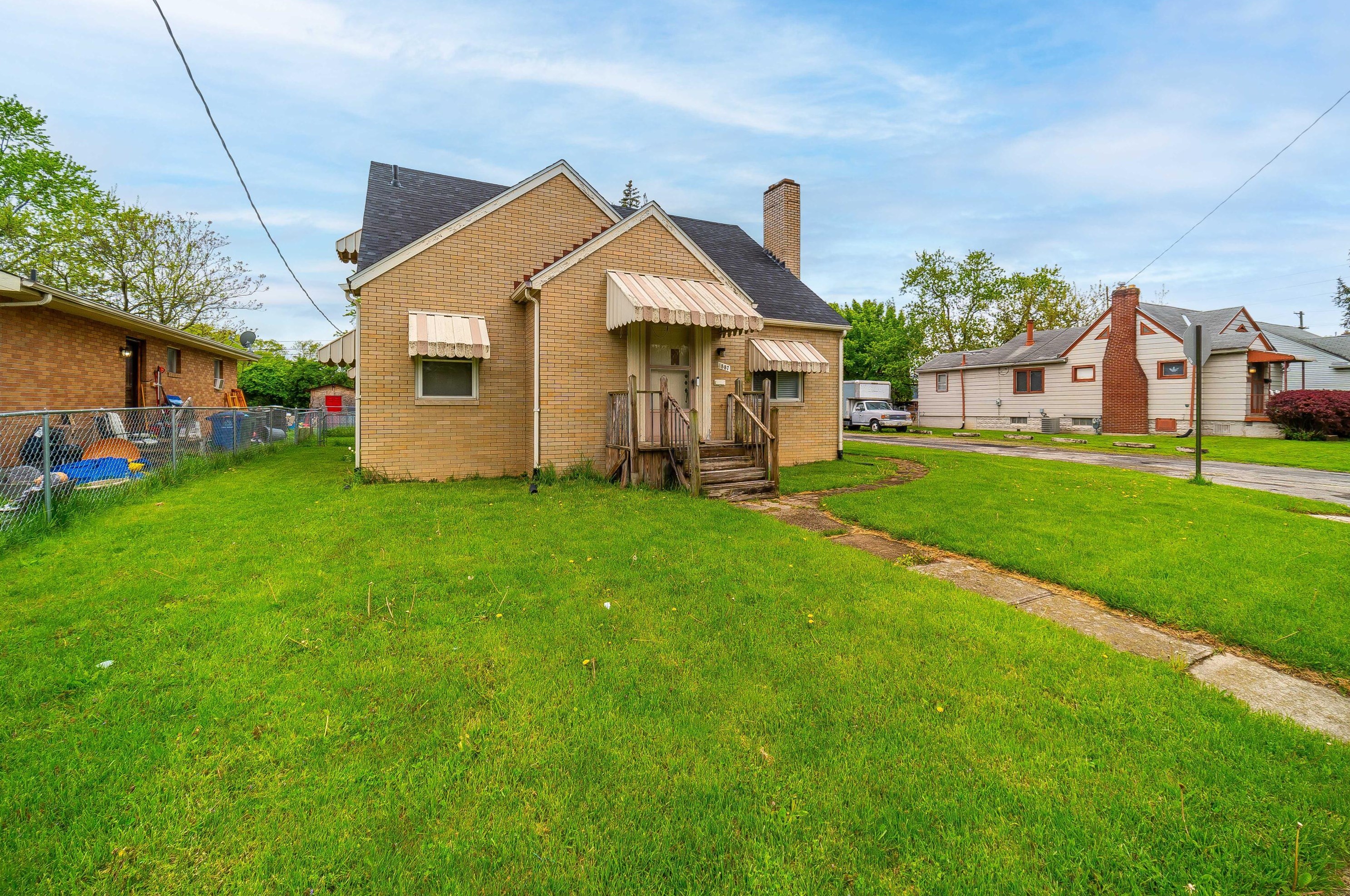 1887 Champion Ave, Columbus, OH 43207-2038