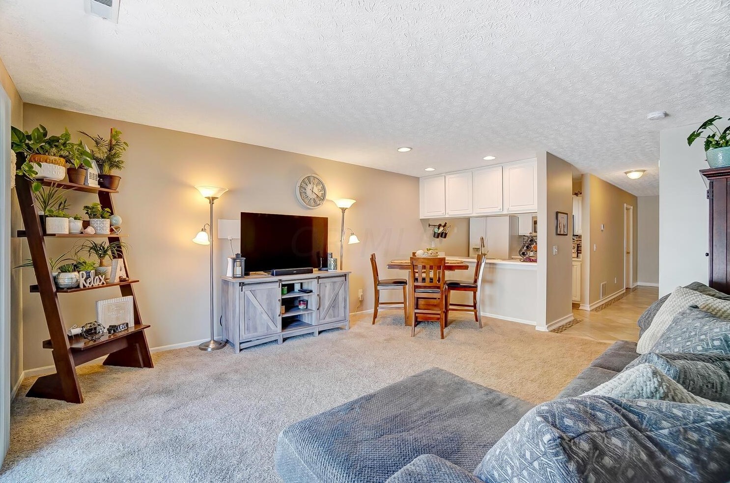 6714 Lagrange Dr, Cnl Wnchstr, OH 43110-8384