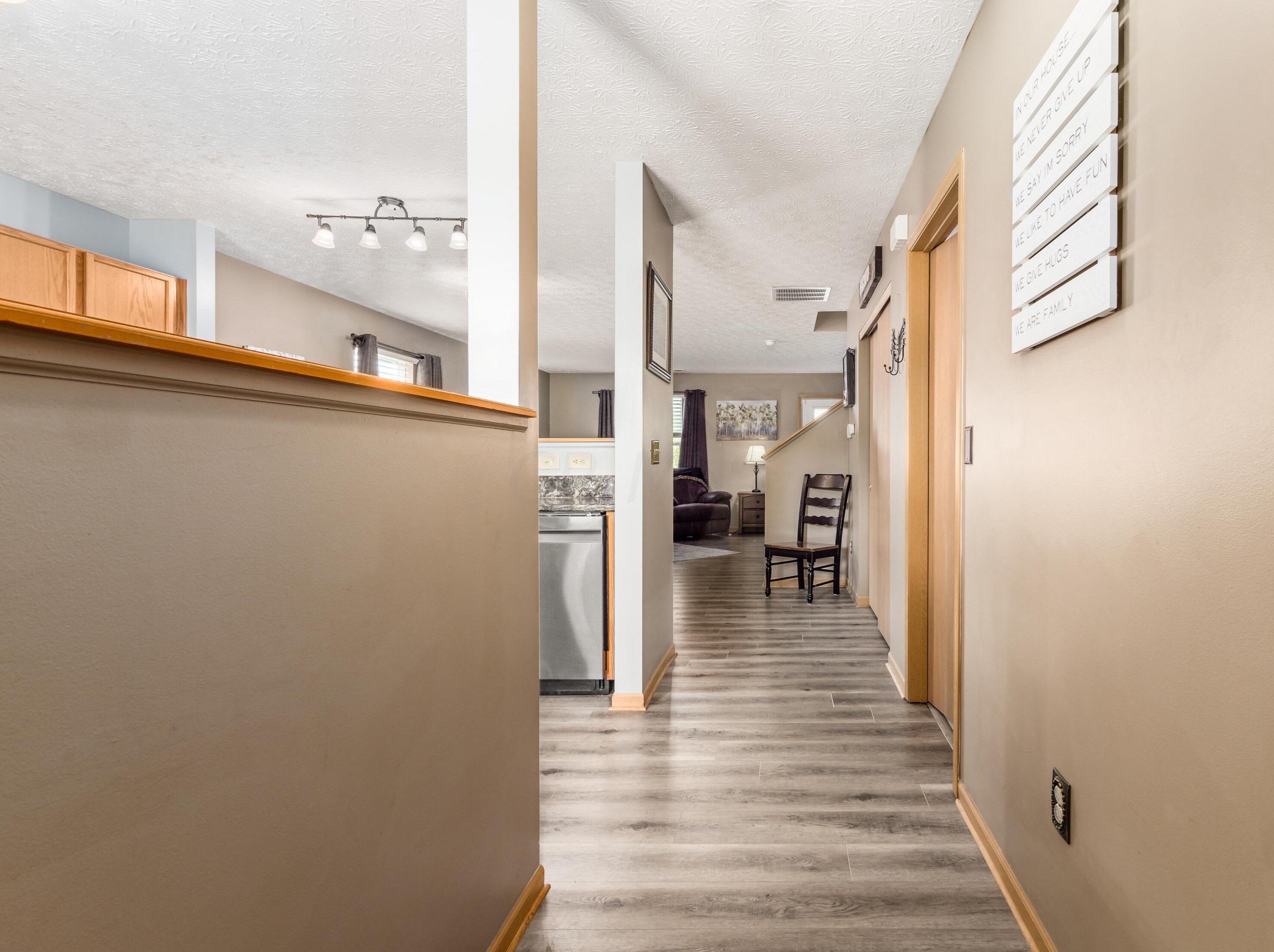 4677 Galecrest Dr, Columbus, OH 43207-8762