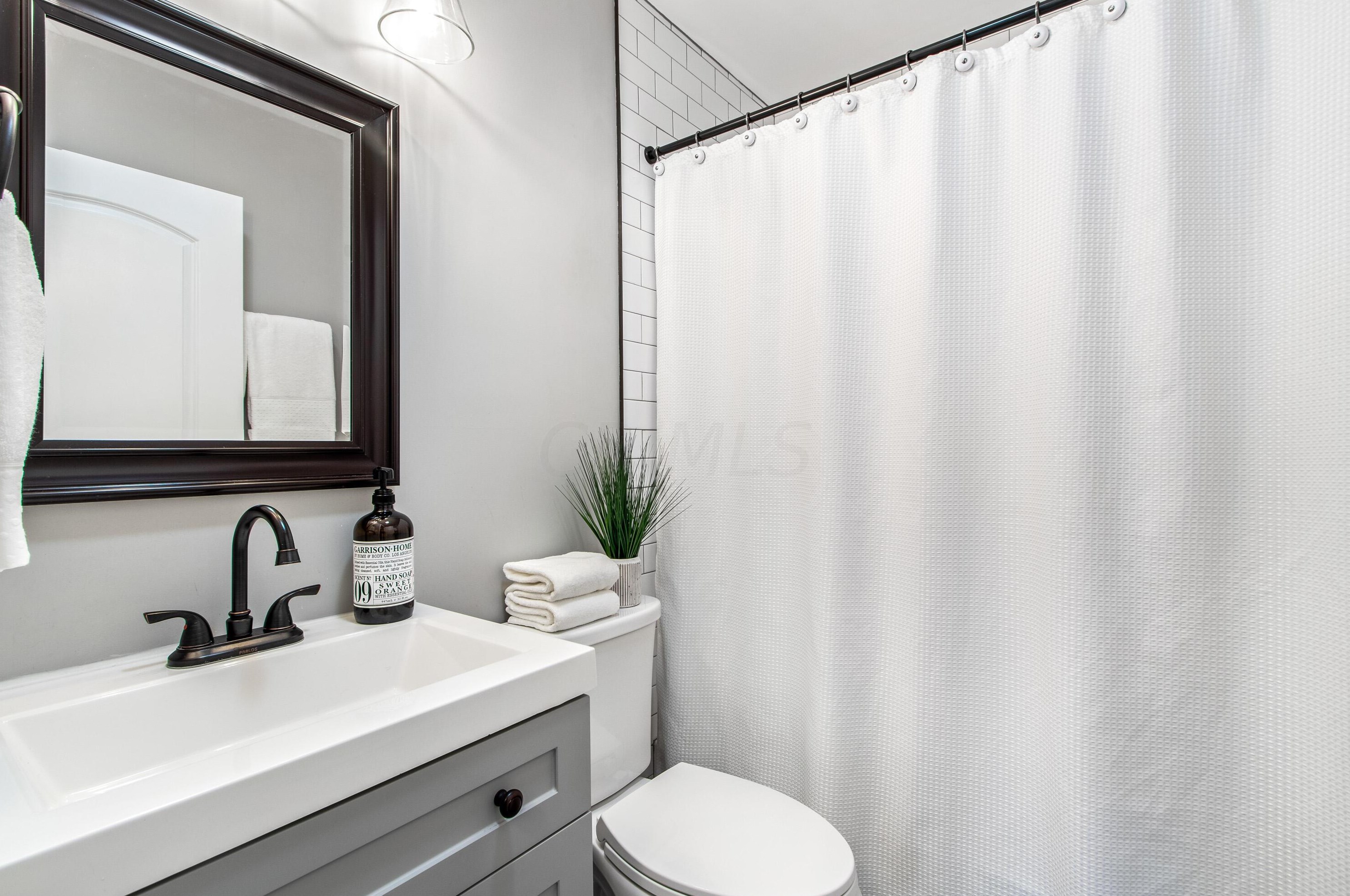 2492 Atwood Ter, Columbus OH  43211-1102 exterior