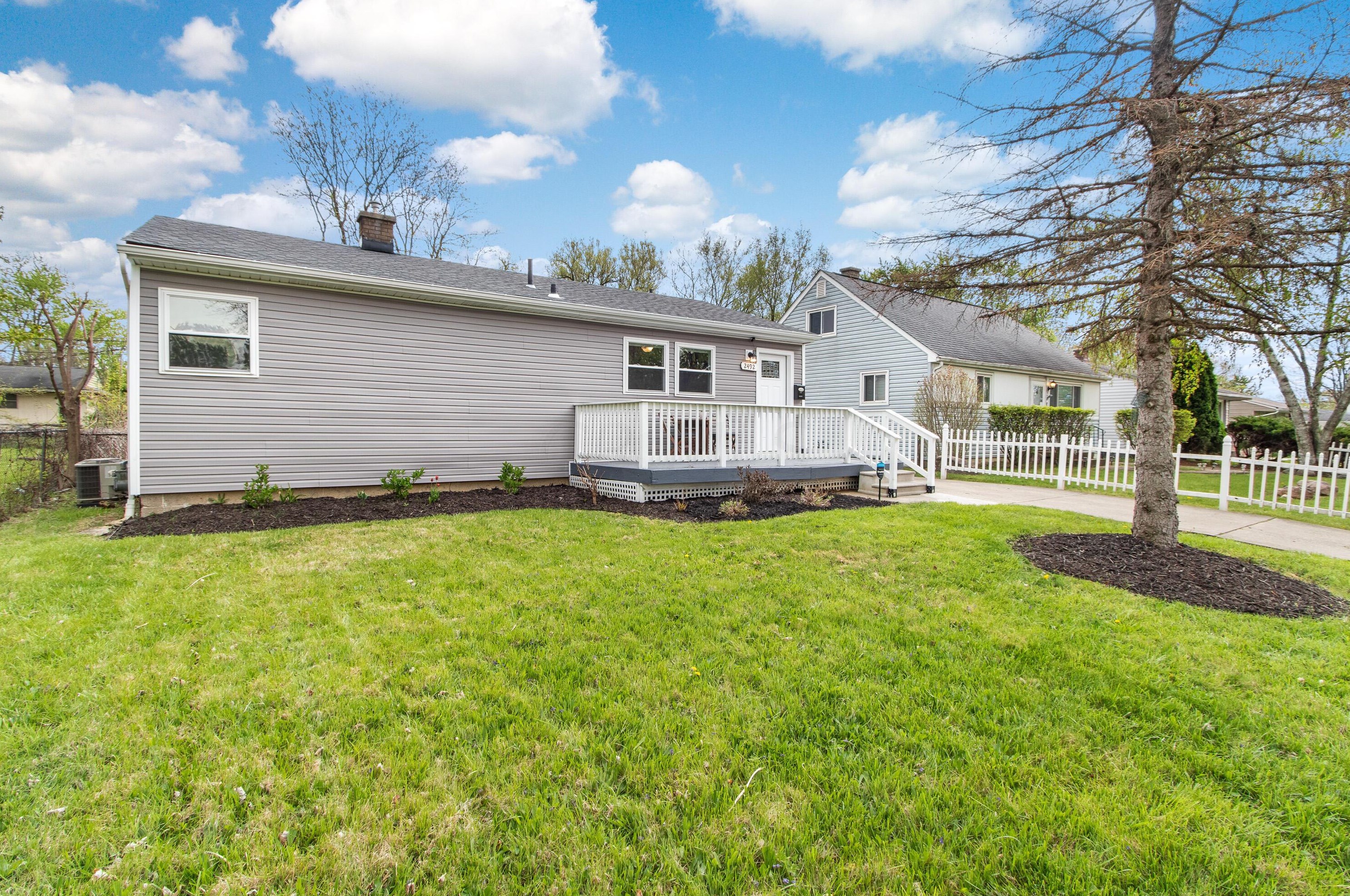 2492 Atwood Ter, Columbus OH  43211-1102 exterior