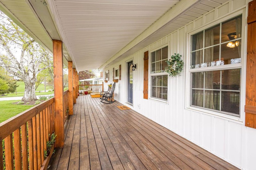 344 Michael St, Centerburg, OH 43011-9483