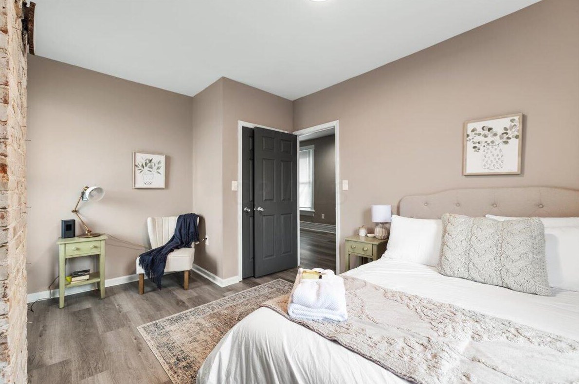 1390 Livingston Ave, Columbus OH 43209-2945 exterior