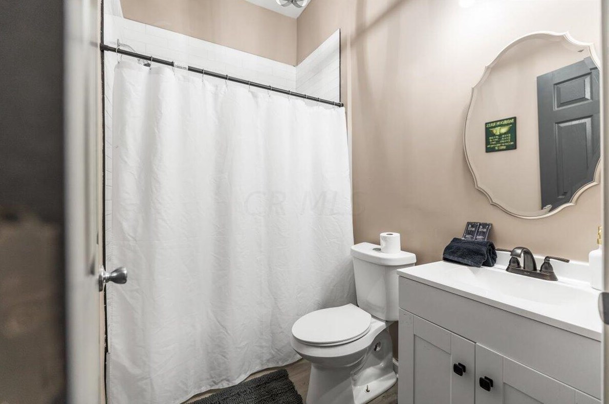 1390 Livingston Ave, Columbus OH 43209-2945 exterior